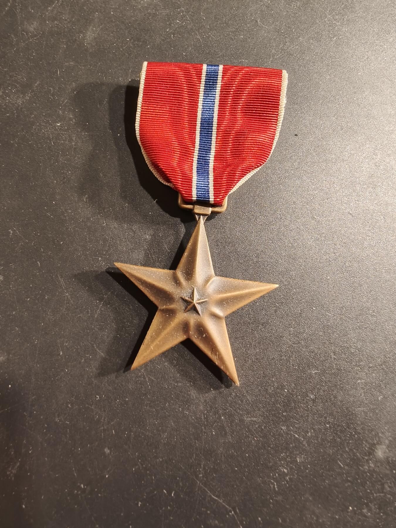 老王徽章第186期 美国铜星勋章   原盒