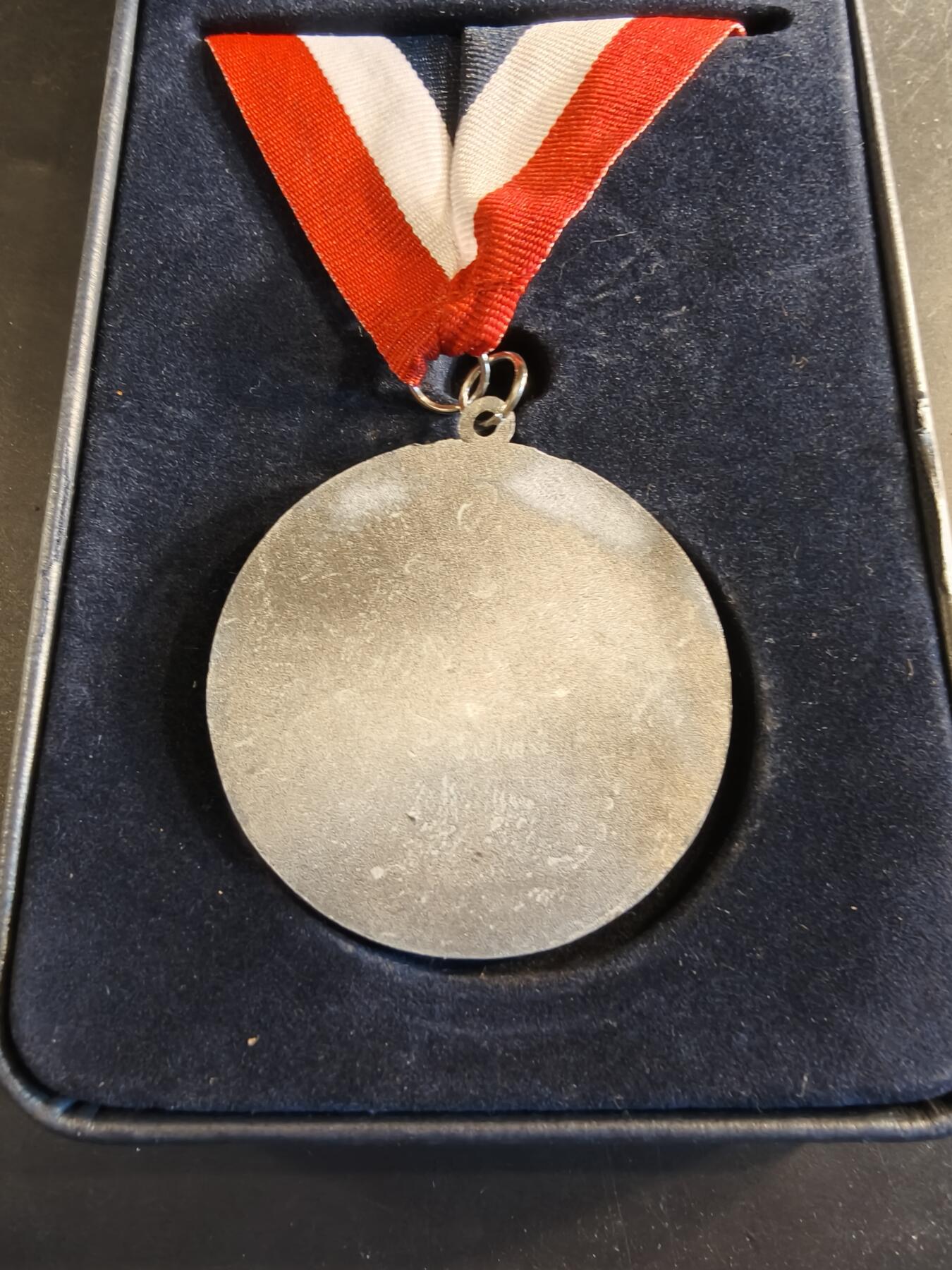 老王徽章第186期 美国911事件家乡英雄致敬勋章    原盒     