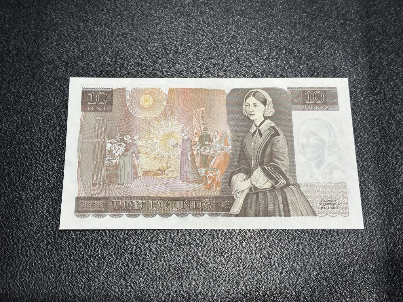 《外钞收藏家》第六百一十六期（精品场）（长期征集拍品、欢迎藏友们联系合作） 英国D序列10镑 全新UNC 无47靓号