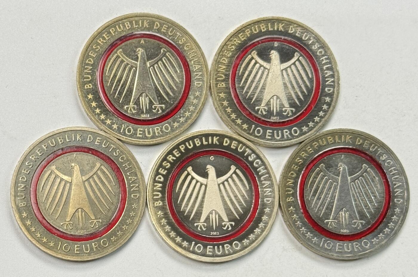 S&S Numismatic世界钱币-拍卖 第122期  德国2023年 公共服务系-消防 10欧元镶嵌红色高分子环纪念币 ADFGJ五厂标全套