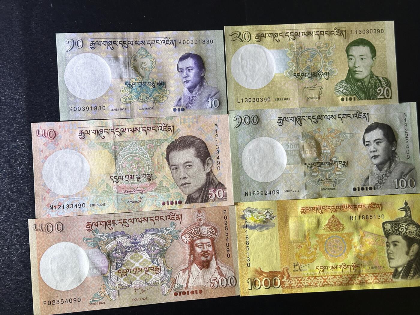 《外钞收藏家》第六百一十六期（精品场）（长期征集拍品、欢迎藏友们联系合作） 不丹10-1000努尔特鲁姆 六张一起 全新UNC 尾830