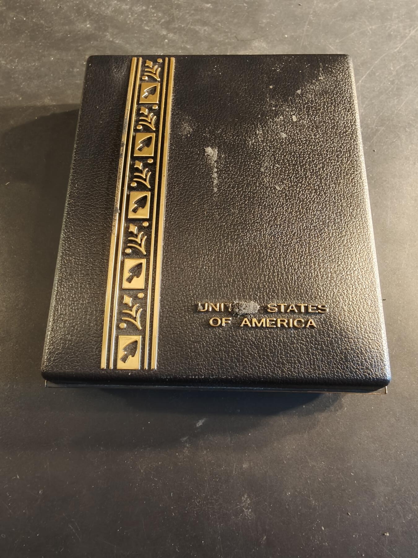 老王徽章第186期 美国空军品德优良奖章 原盒带略和珐琅略 少见全套