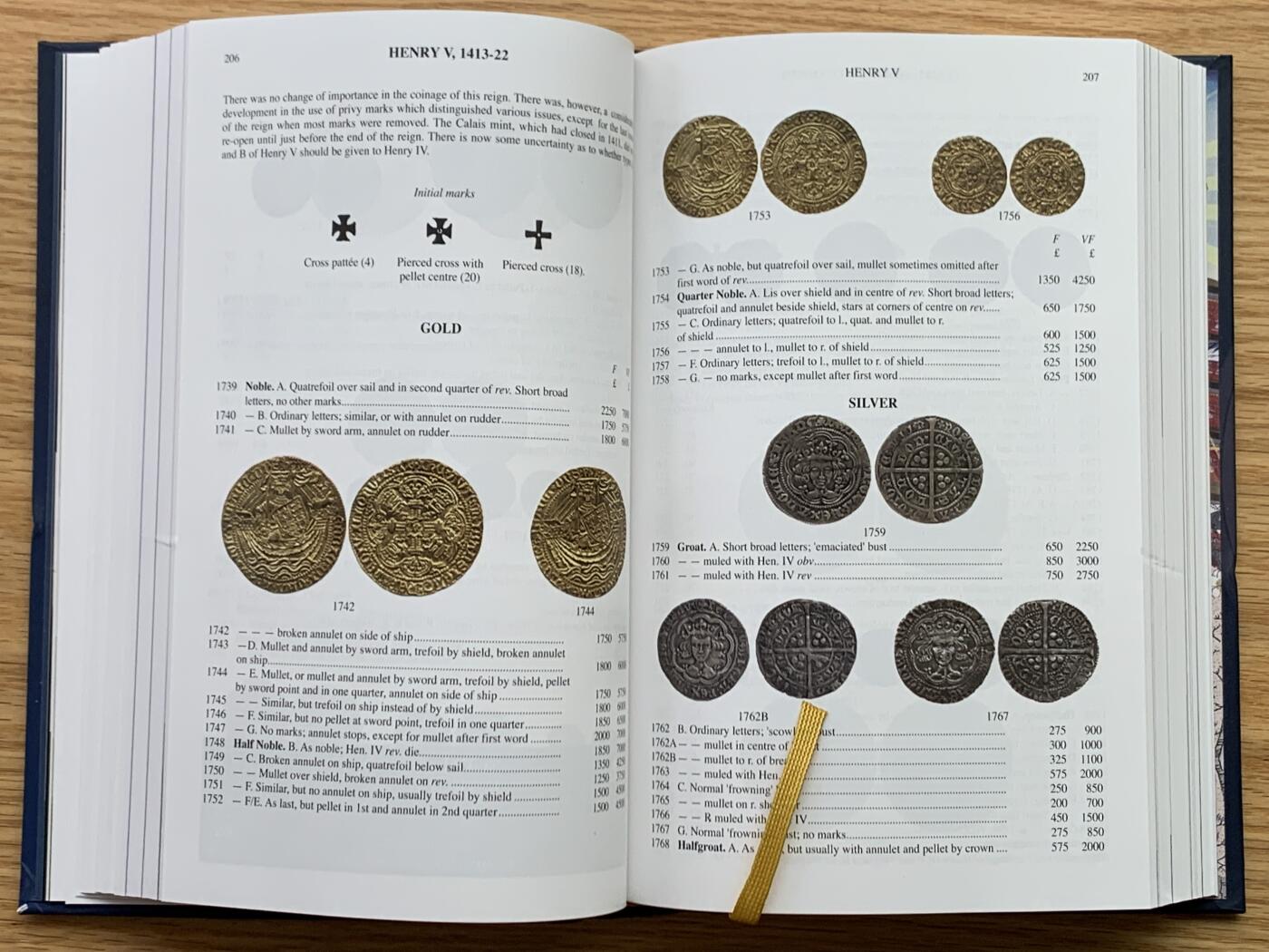 《竞宝斋》第469场 周日，周一 2场连拍 （全场包邮）欢迎送拍 2026最新版英国钱币标准目录，完整收录英国从打制币到10进制前的钱币，英系藏家必备，PCGS和NGC官方参考目录，约1.15公斤。细节见图