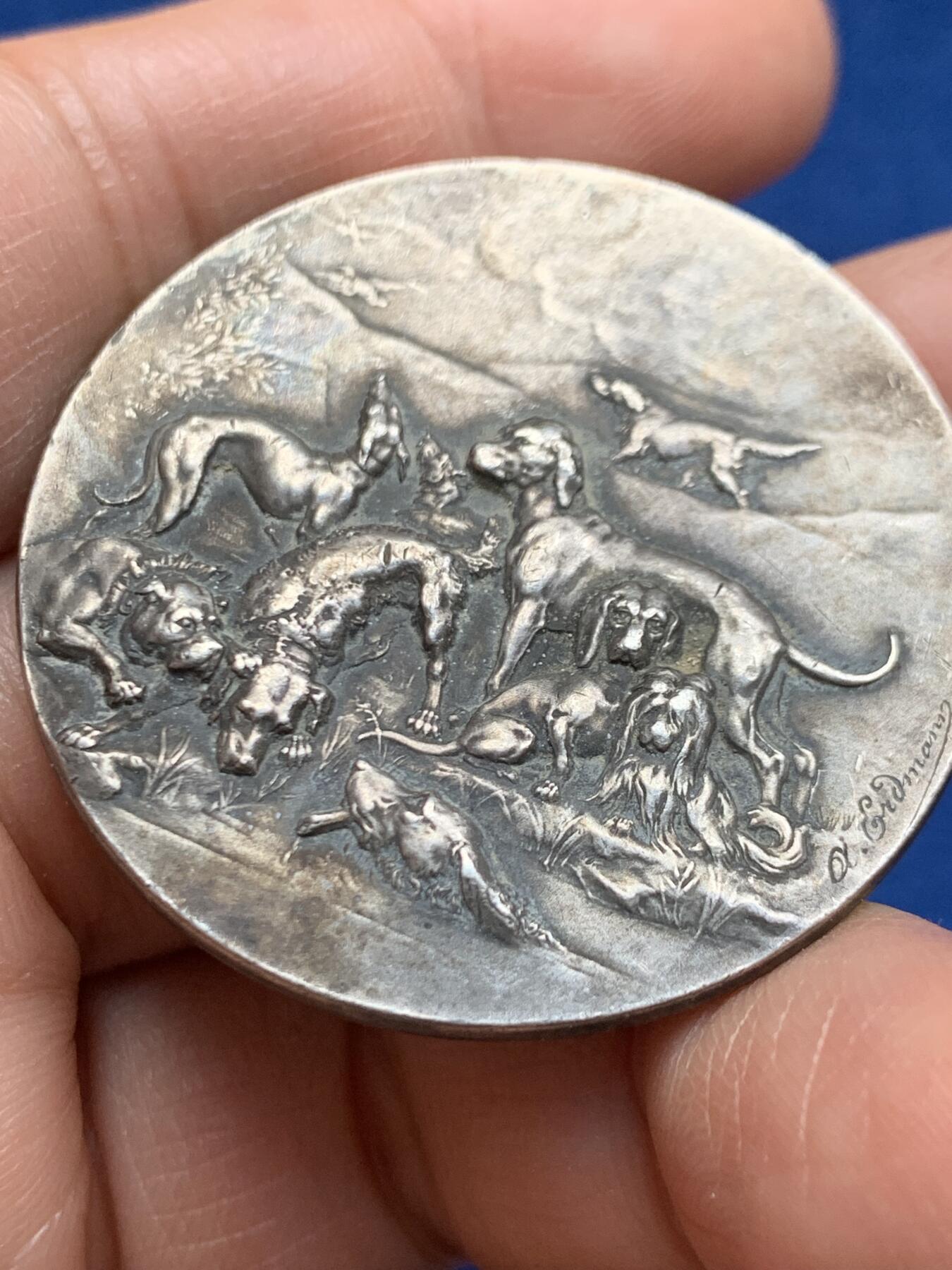 《竞宝斋》第469场 周日，周一 2场连拍 （全场包邮）欢迎送拍 1897年法国犬类博览会纪念银章 34.7克 40.4mm 丰饶角银标