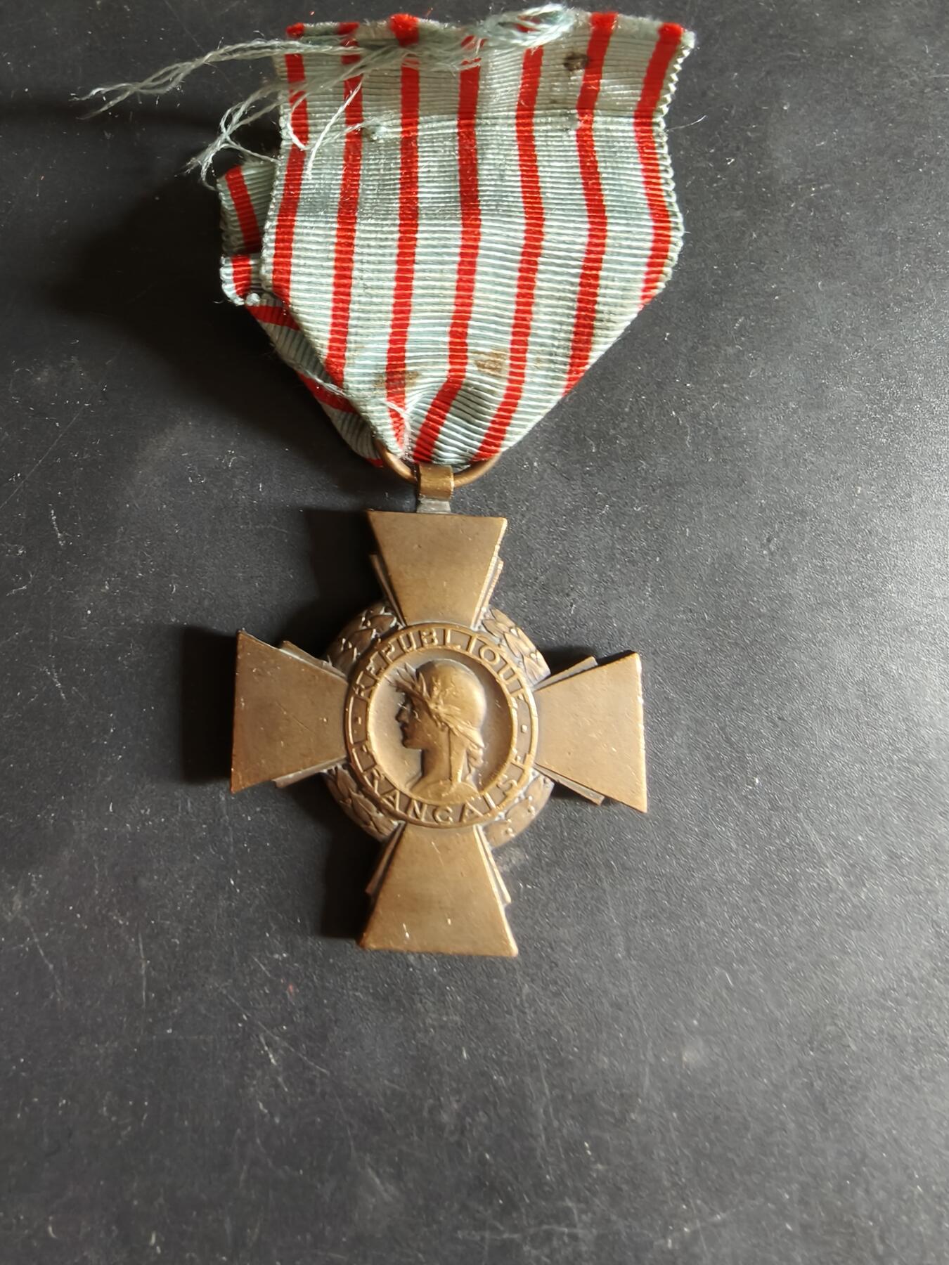 老王徽章第186期 法国战斗十字奖章