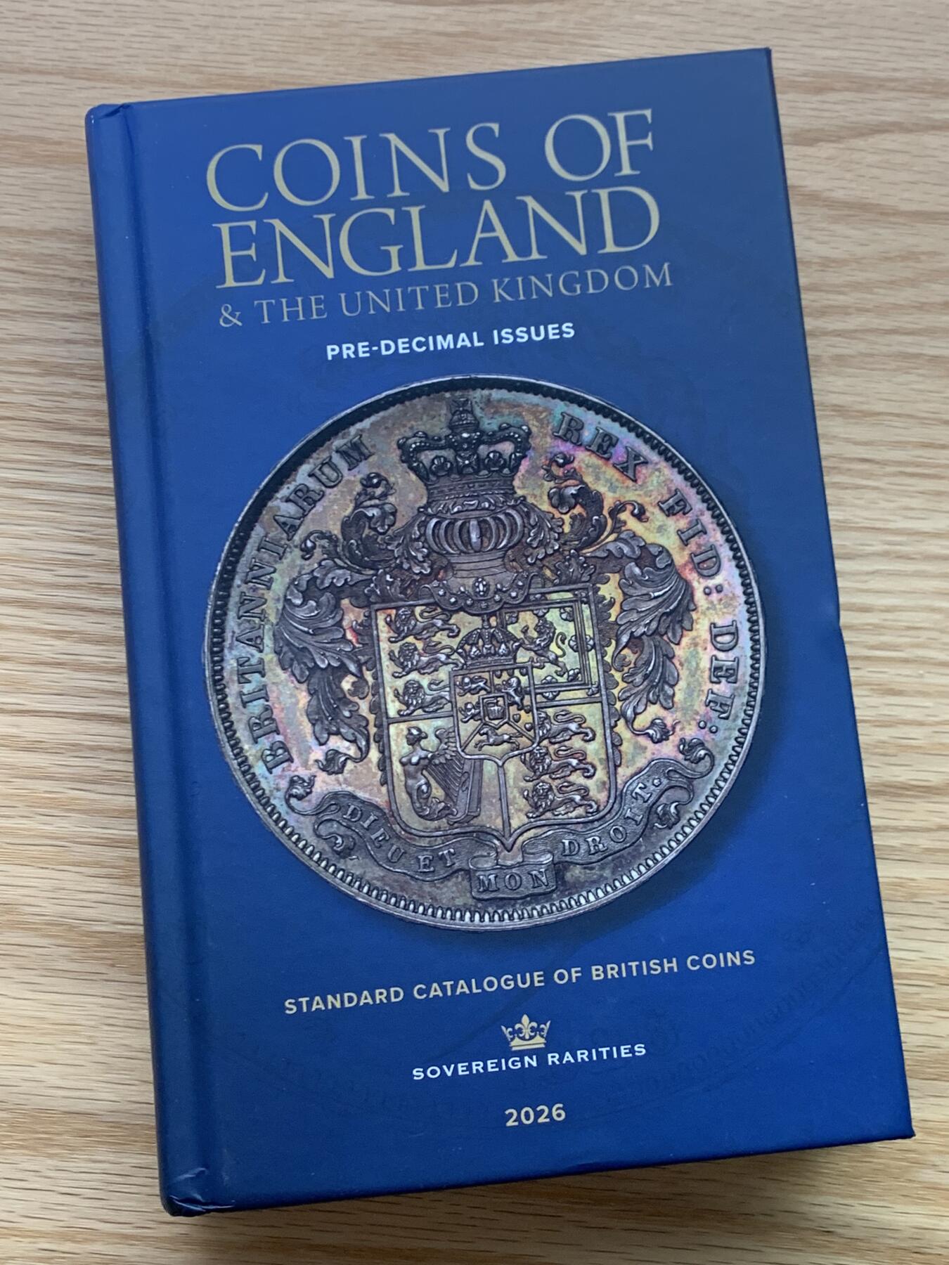 《竞宝斋》第469场 周日，周一 2场连拍 （全场包邮）欢迎送拍 2026最新版英国钱币标准目录，完整收录英国从打制币到10进制前的钱币，英系藏家必备，PCGS和NGC官方参考目录，约1.15公斤。细节见图