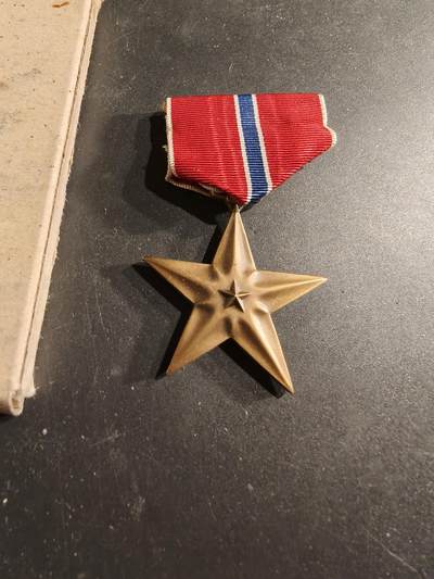 老王徽章第186期 - 美国铜星勋章    原盒