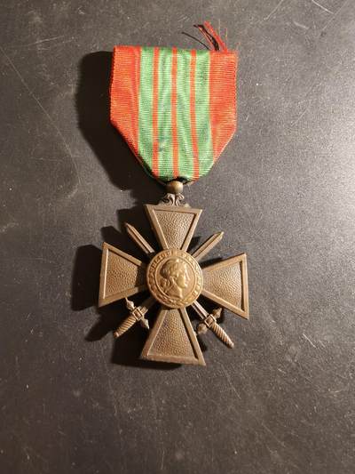 老王徽章第186期 - 法国1939版战争十字奖章