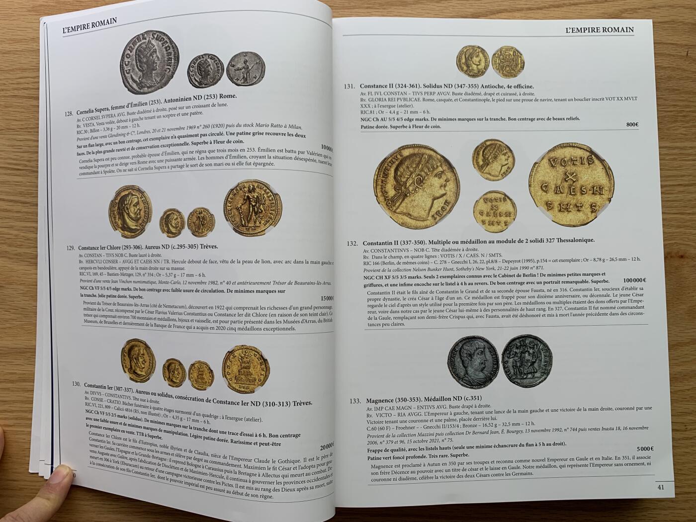 《竞宝斋》第469场 周日，周一 2场连拍 （全场包邮）欢迎送拍   MDC 世界币章拍卖目录 大开本 内图精美 有很多见不到的珍惜币章 重达2.4公斤 包邮 编号14