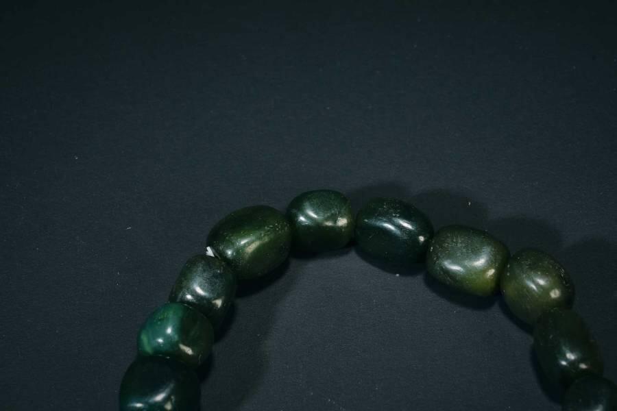 上海都达杂项专场五十六【全场包邮】  天然和田玉碧玉随形糖珠手串 附鉴定证书92-55