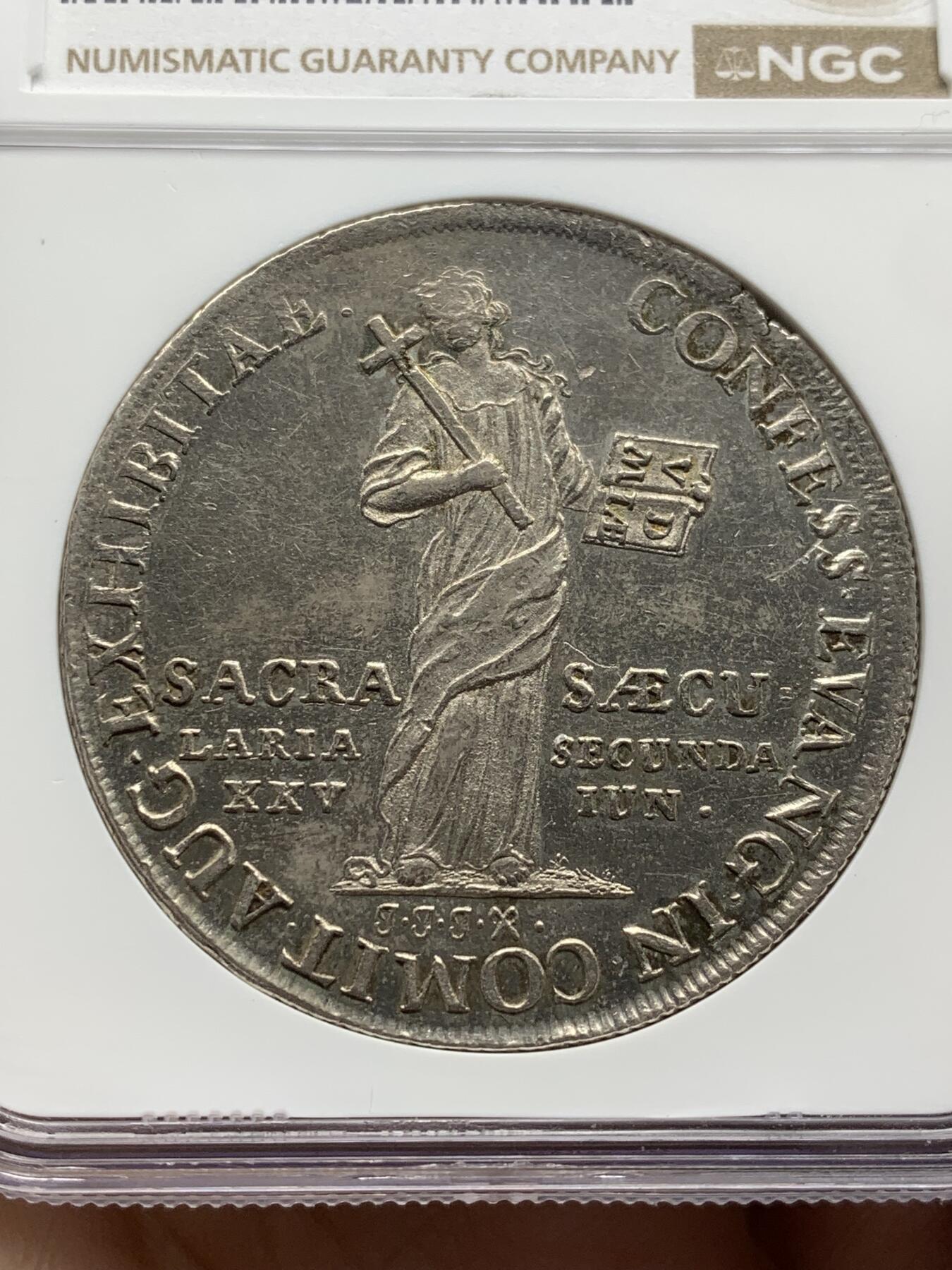 《竞宝斋》第469场 周日，周一 2场连拍 （全场包邮）欢迎送拍 NGC AU58 吕贝克自由市 1730年 1泰勒银币 奥格斯堡信纲200周年纪念 背面帝国鹰栩栩如生 罕见品种 盒子左下角有磕