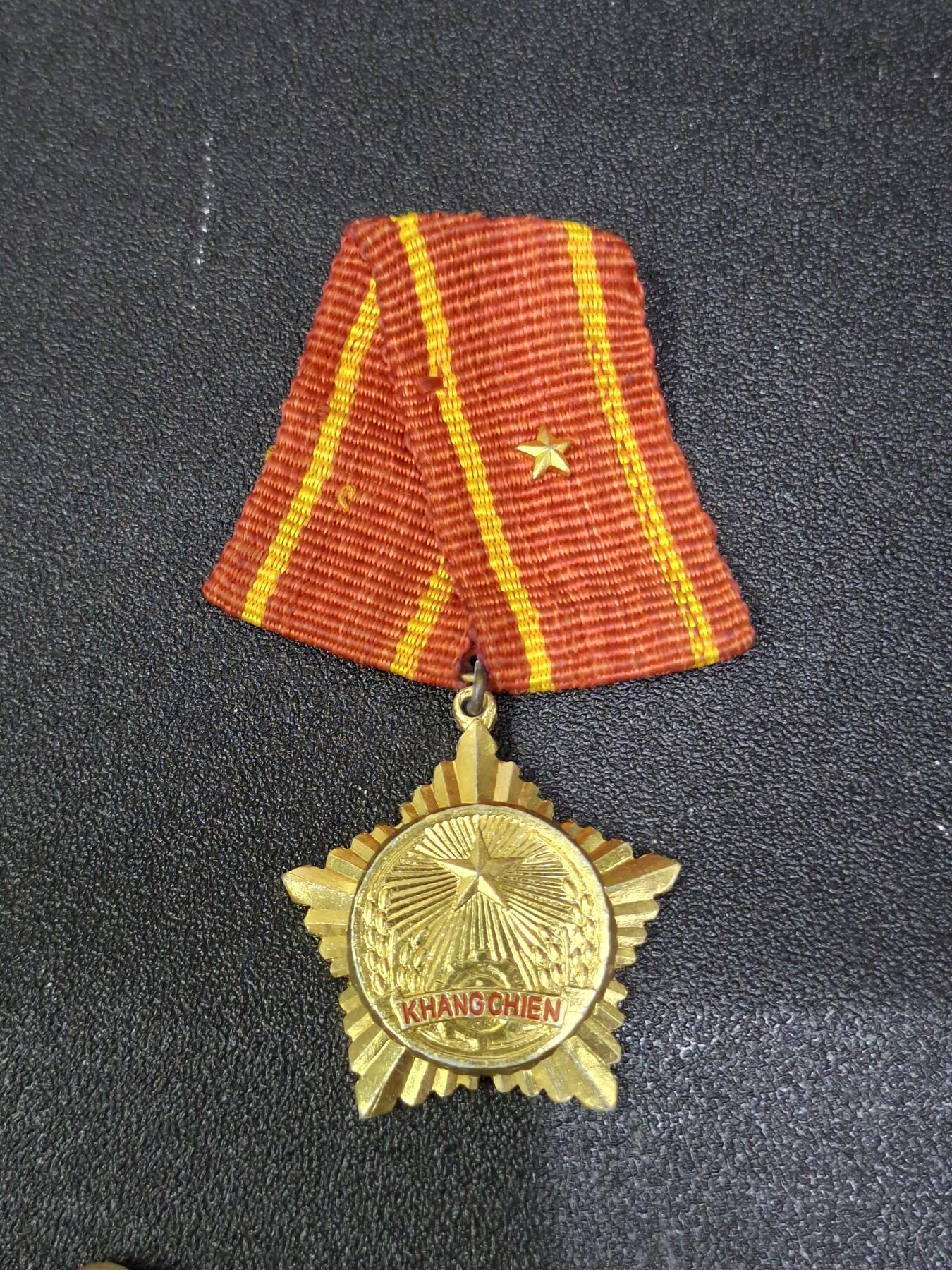 西秦中古拍卖第八十期  越南三级抗战勋章 早期版本