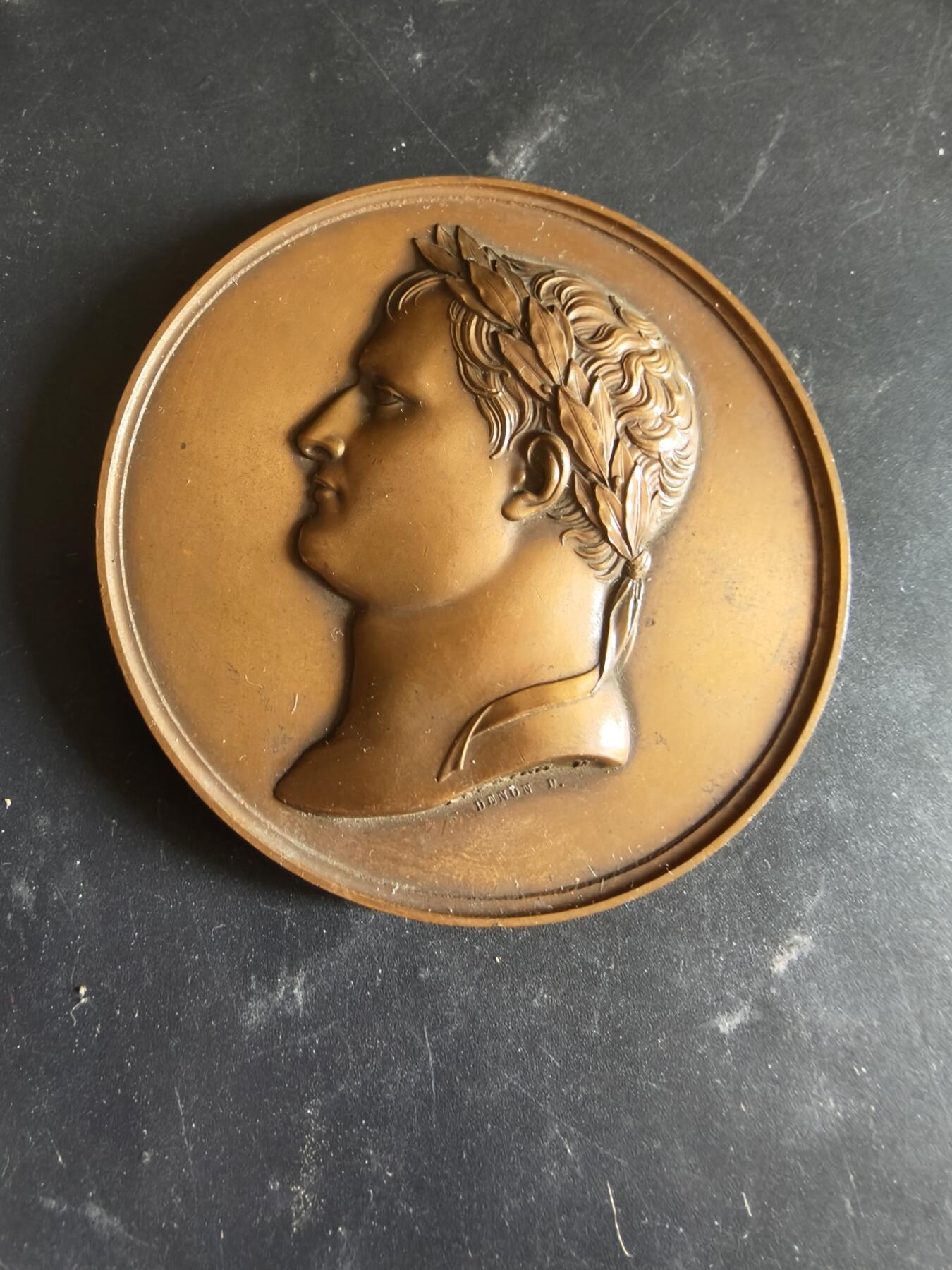 老王徽章第186期 法国拿破仑一世罗马王洗礼大铜章      直径68mm    重量137.5g