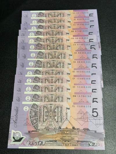 《外钞收藏家》第六百一十六期（精品场）（长期征集拍品、欢迎藏友们联系合作） - 澳大利亚塑料钞5元 97-15年13张一起 全新UNC