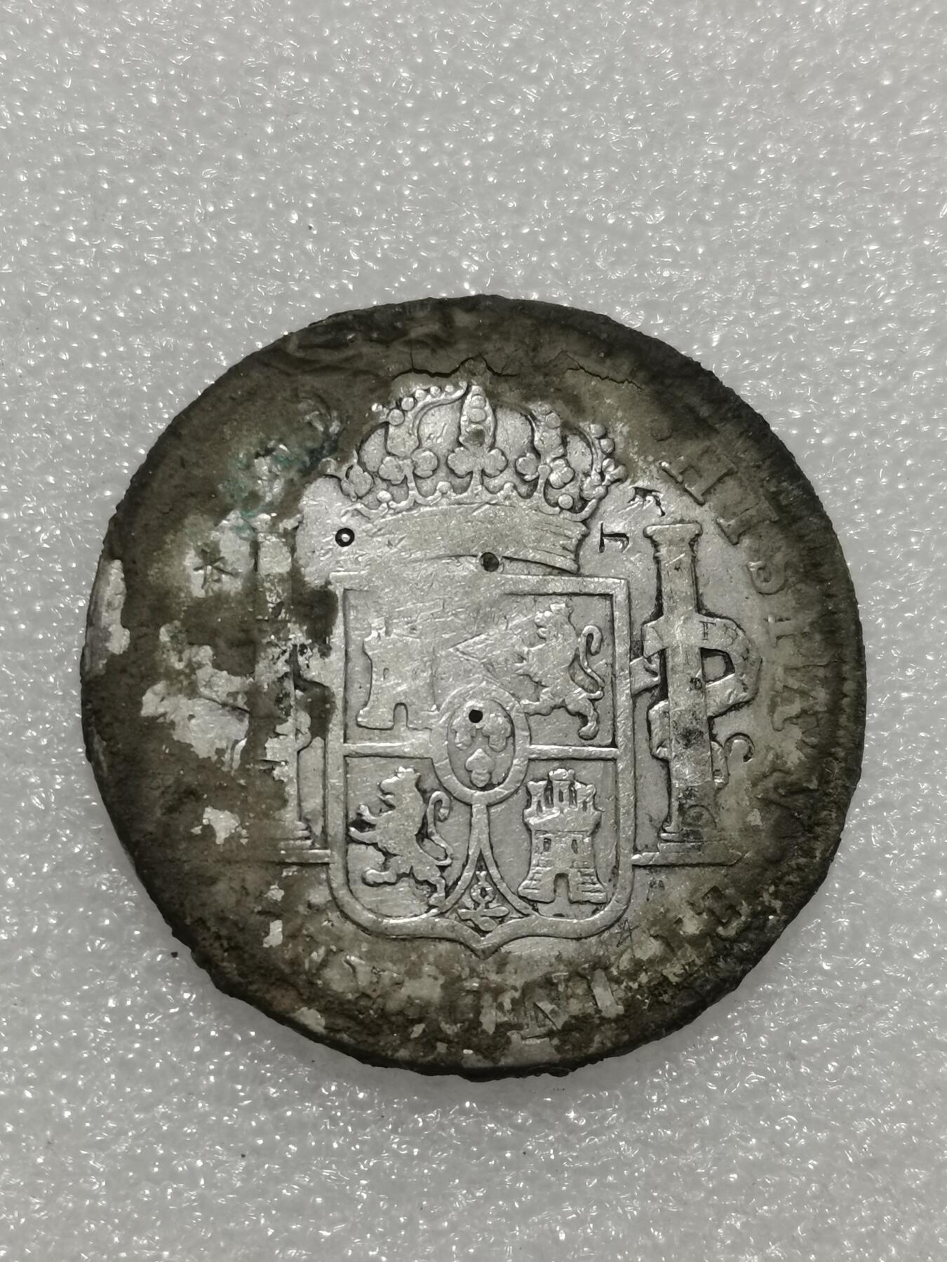 天下钱庄专场欢迎参拍 西属墨西哥卡四老双柱银币，有戳