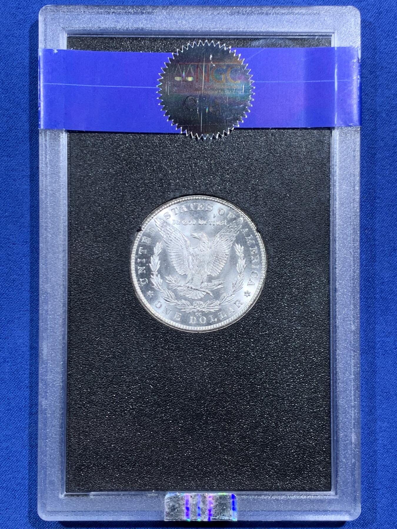 《竞宝斋》第469场 周日，周一 2场连拍 （全场包邮）欢迎送拍 NGC MS65 美国 1883 CC 摩根 稀有卡森厂 GSA绝版大封装 高分难得 车轮转光