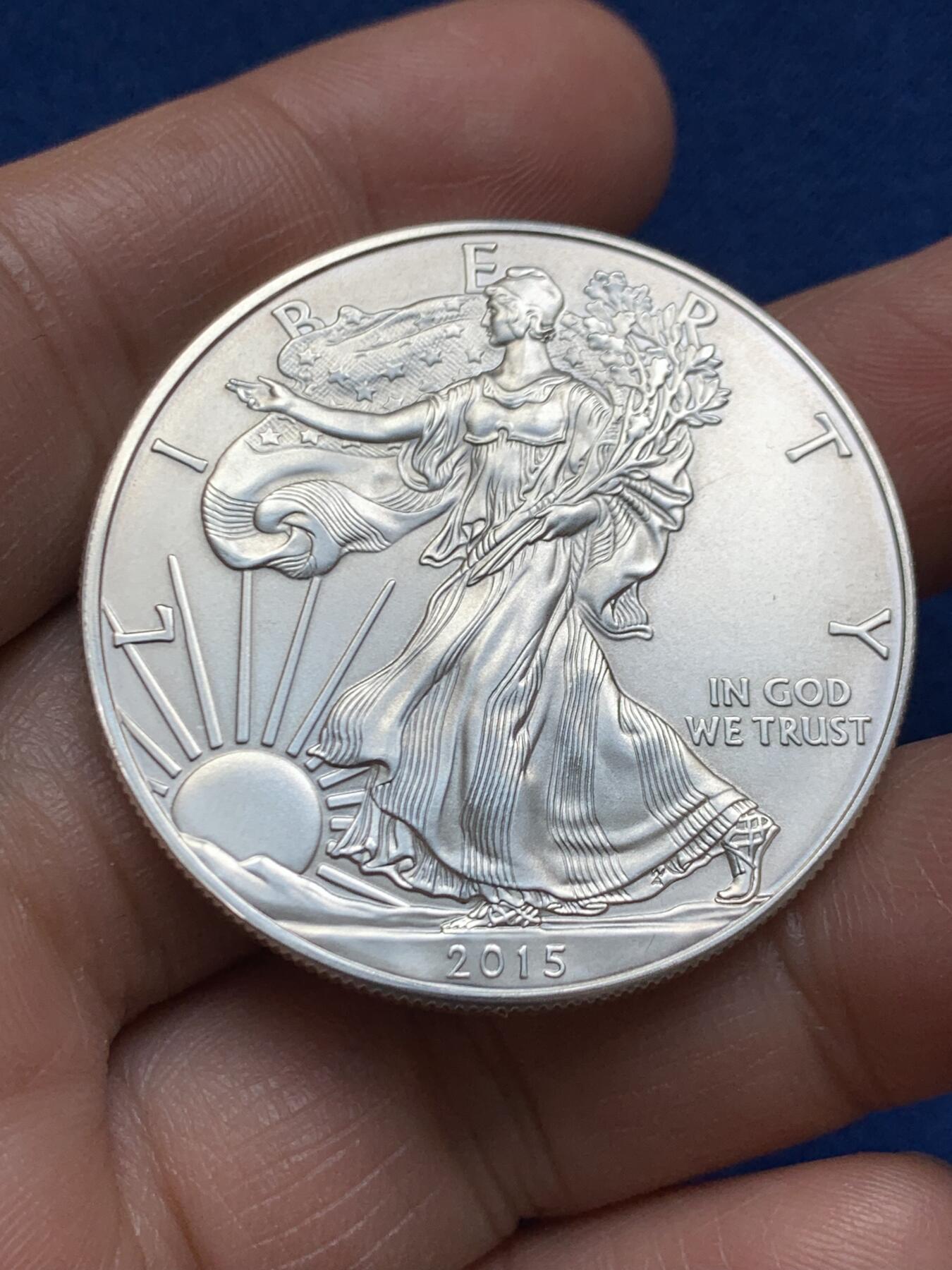 《竞宝斋》第469场 周日，周一 2场连拍 （全场包邮）欢迎送拍 2015年美国行走女神投资币 31.2克