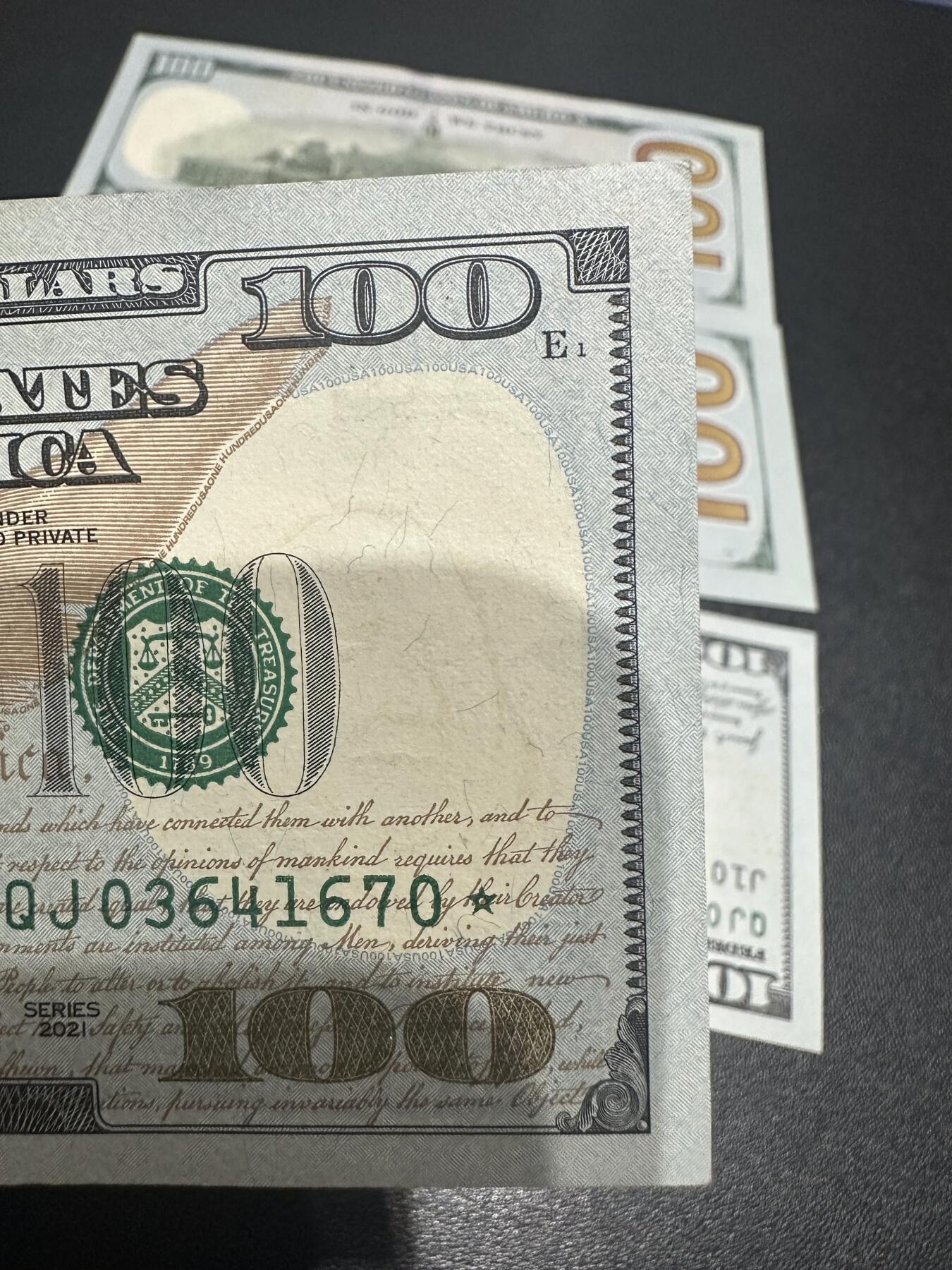 《外钞收藏家》第六百一十六期（精品场）（长期征集拍品、欢迎藏友们联系合作） 2017和21年美国彩版100美元 四张一起 全新 其中一张角不绝