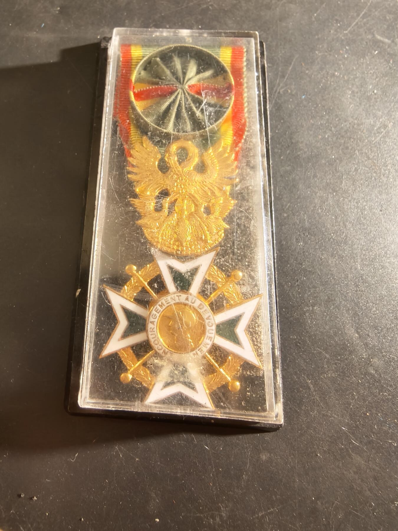 老王徽章第186期 法国军官级鼓励奉献协会勋章    原盒