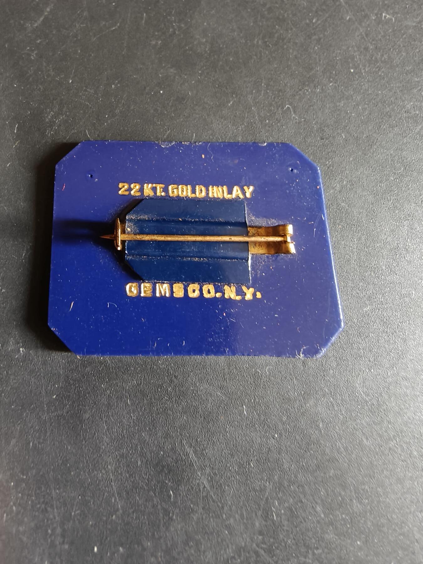 老王徽章第186期 美国陆军航空技术学校教官证章    二战时期横针版    内部镶嵌22k金工艺