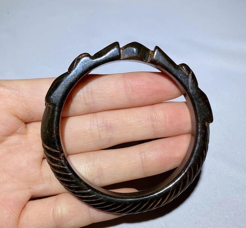 江南杂, 玉手镯