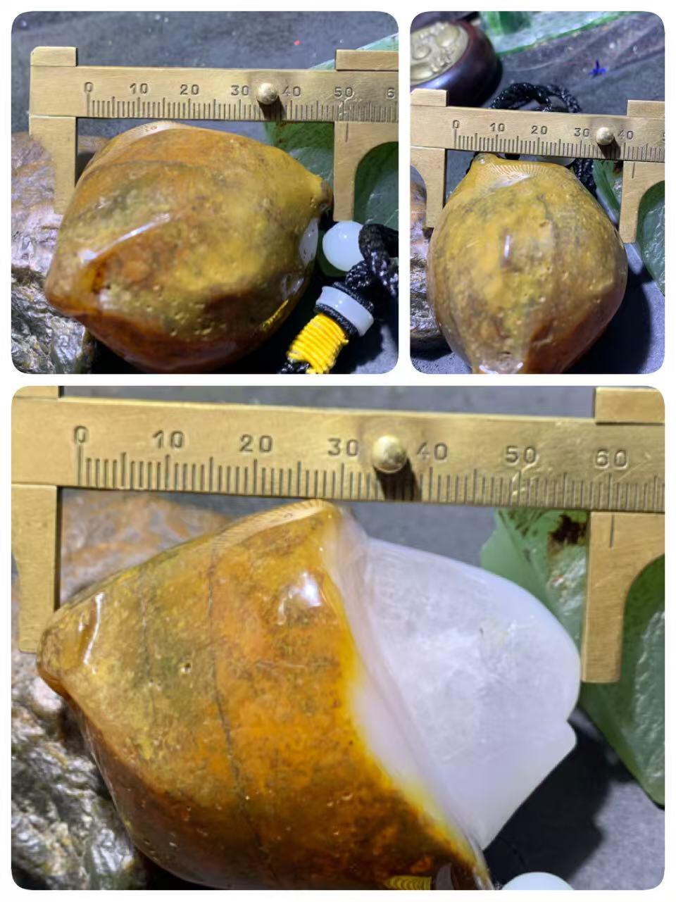 精美天然原皮冰飘马达加斯加玛瑙雕刻小鸡出壳把件一个，