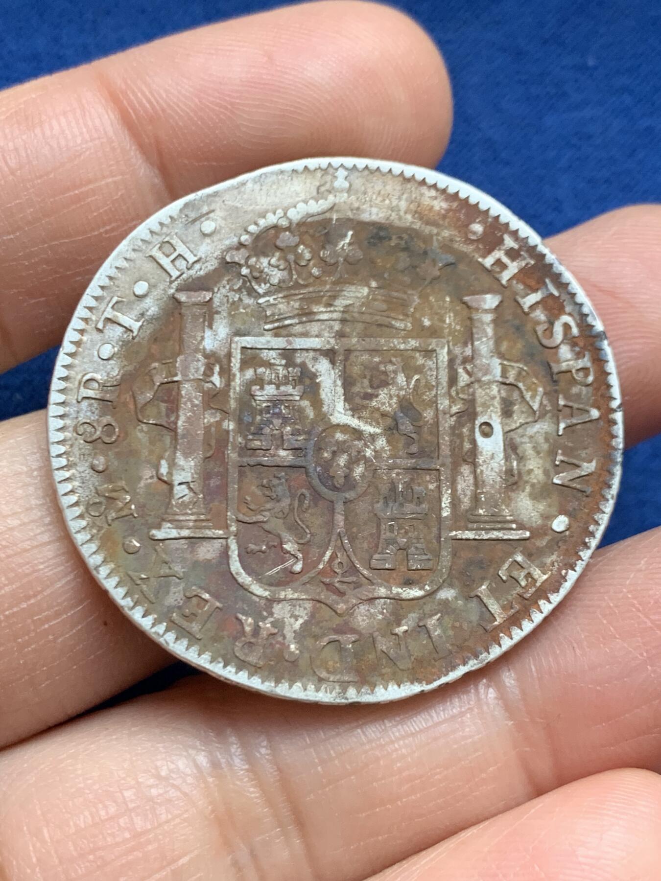 《竞宝斋》第469场 周日，周一 2场连拍 （全场包邮）欢迎送拍 西属墨西哥 1808年 卡四双柱8r银币 少戳 整体状态很好 重约26.6克