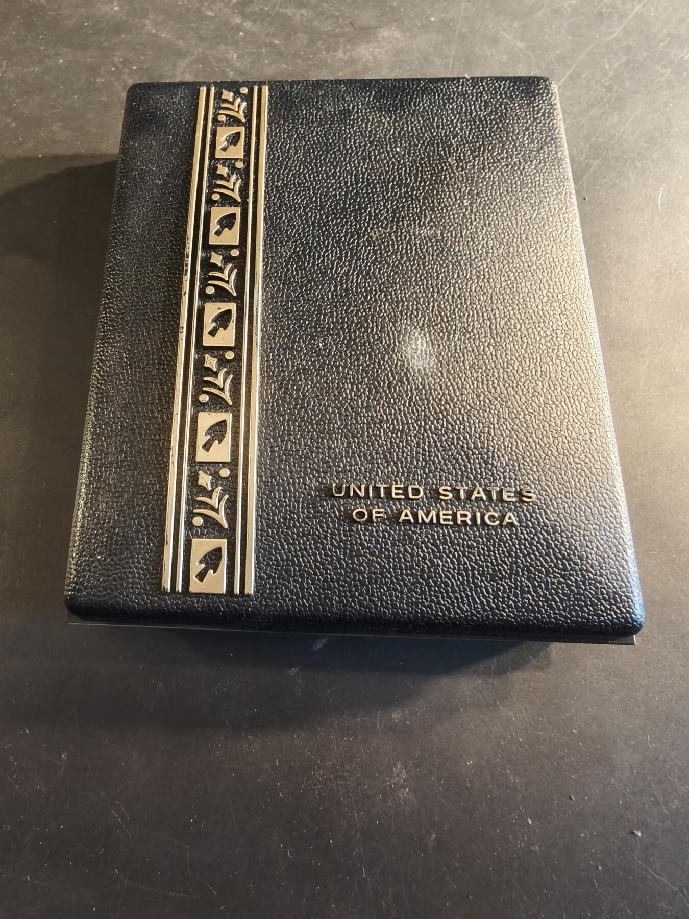 老王徽章第186期 美国海岸警备队勇气奖章 原盒带略和珐琅略 少见全套