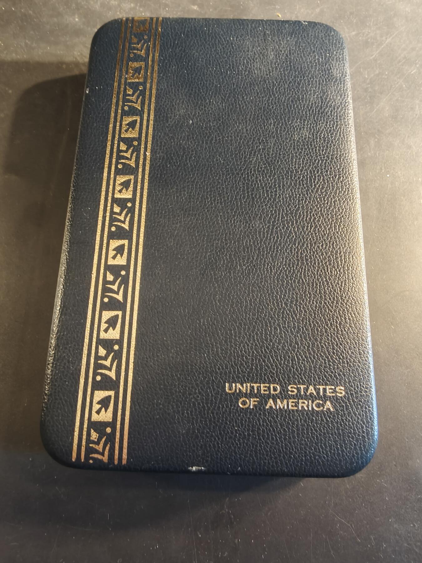 老王徽章第186期 美国军官级功绩军团勋章    原盒带略和珐琅略    早期上挂