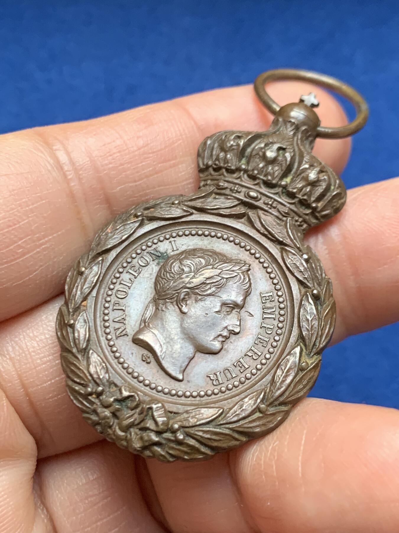 《竞宝斋》第469场 周日，周一 2场连拍 （全场包邮）欢迎送拍 拿破仑圣赫勒拿纪念章 29.3克 31.2*50.8mm