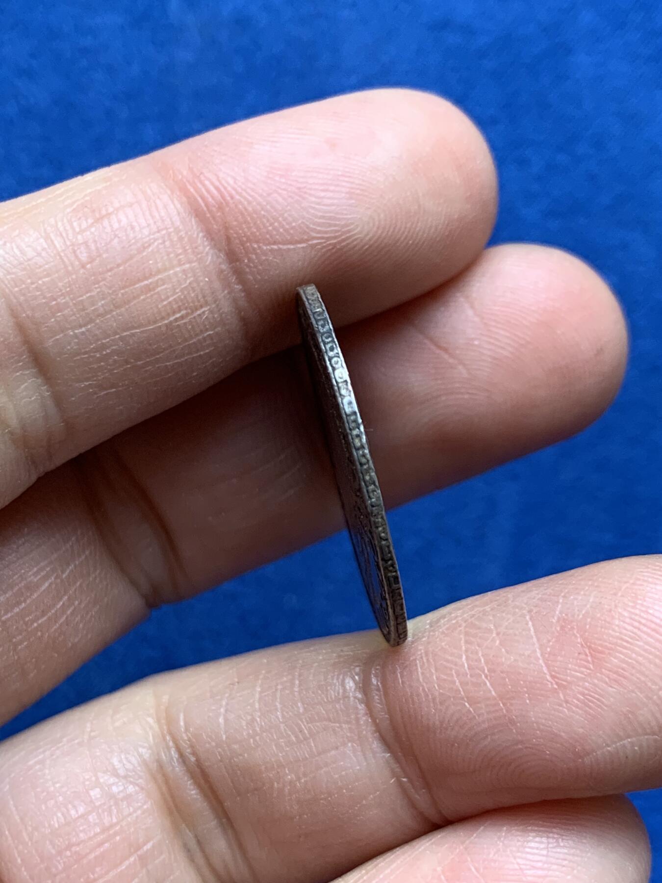 《竞宝斋》第469场 周日，周一 2场连拍 （全场包邮）欢迎送拍 西属墨西哥2里亚尔银币，1803年Mo/FT原状态，背面有个验银戳记，但整体细节非常好，小面值好品少见。