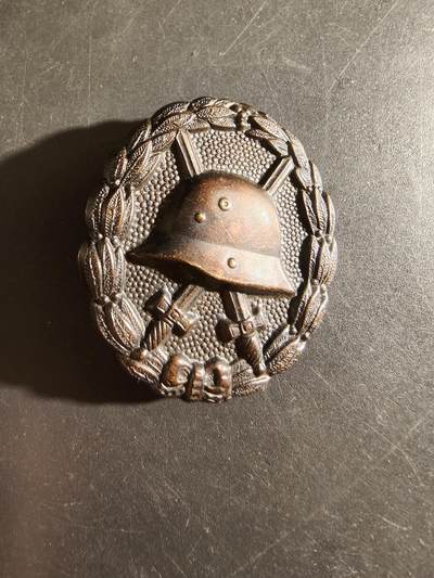 老王徽章第186期 - 德国一战黑战伤奖章