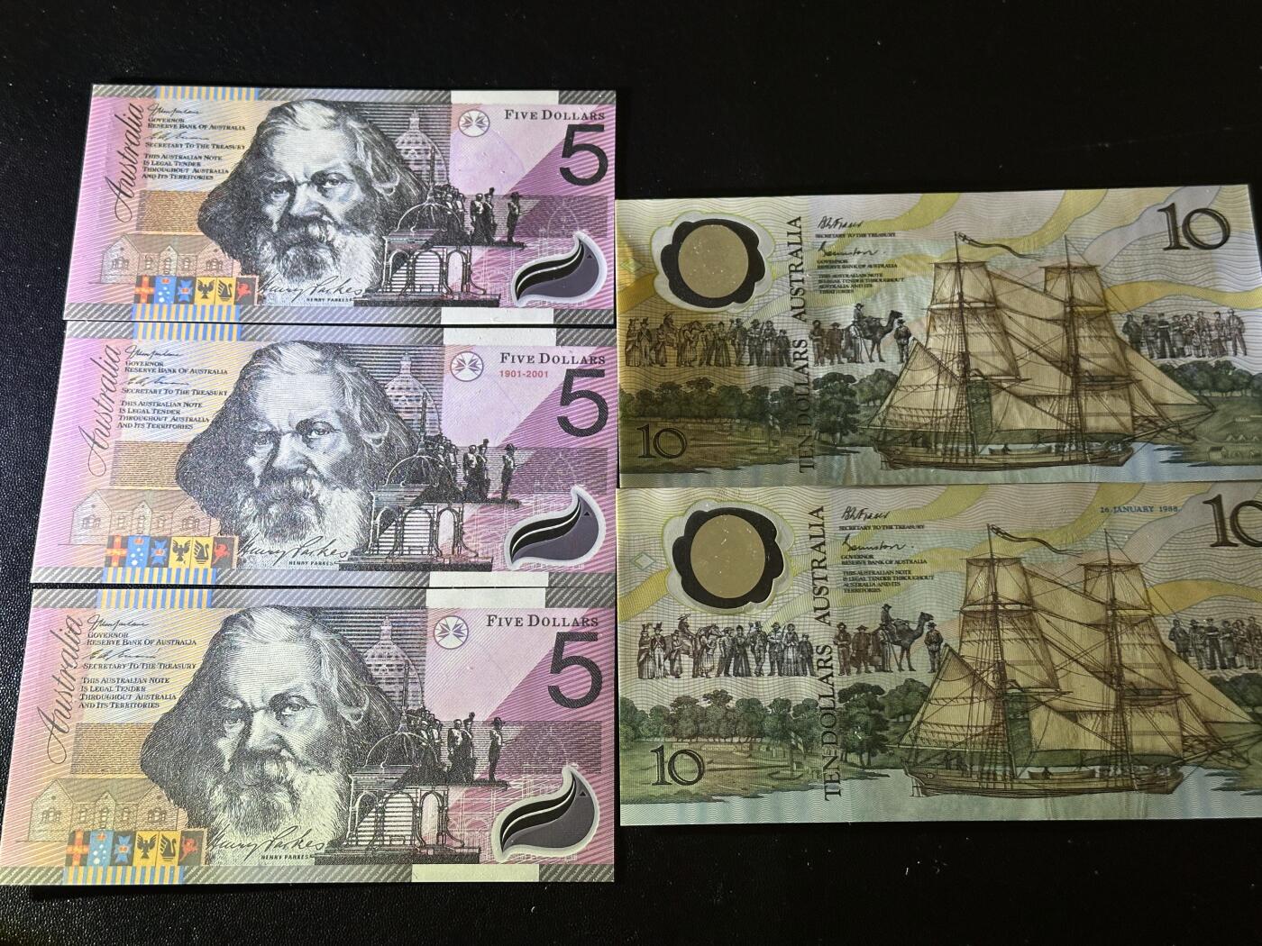 《外钞收藏家》第六百一十六期（精品场）（长期征集拍品、欢迎藏友们联系合作） 澳大利亚塑料钞5和10元 纪念钞 五张一起 全新UNC 其中三张AA冠