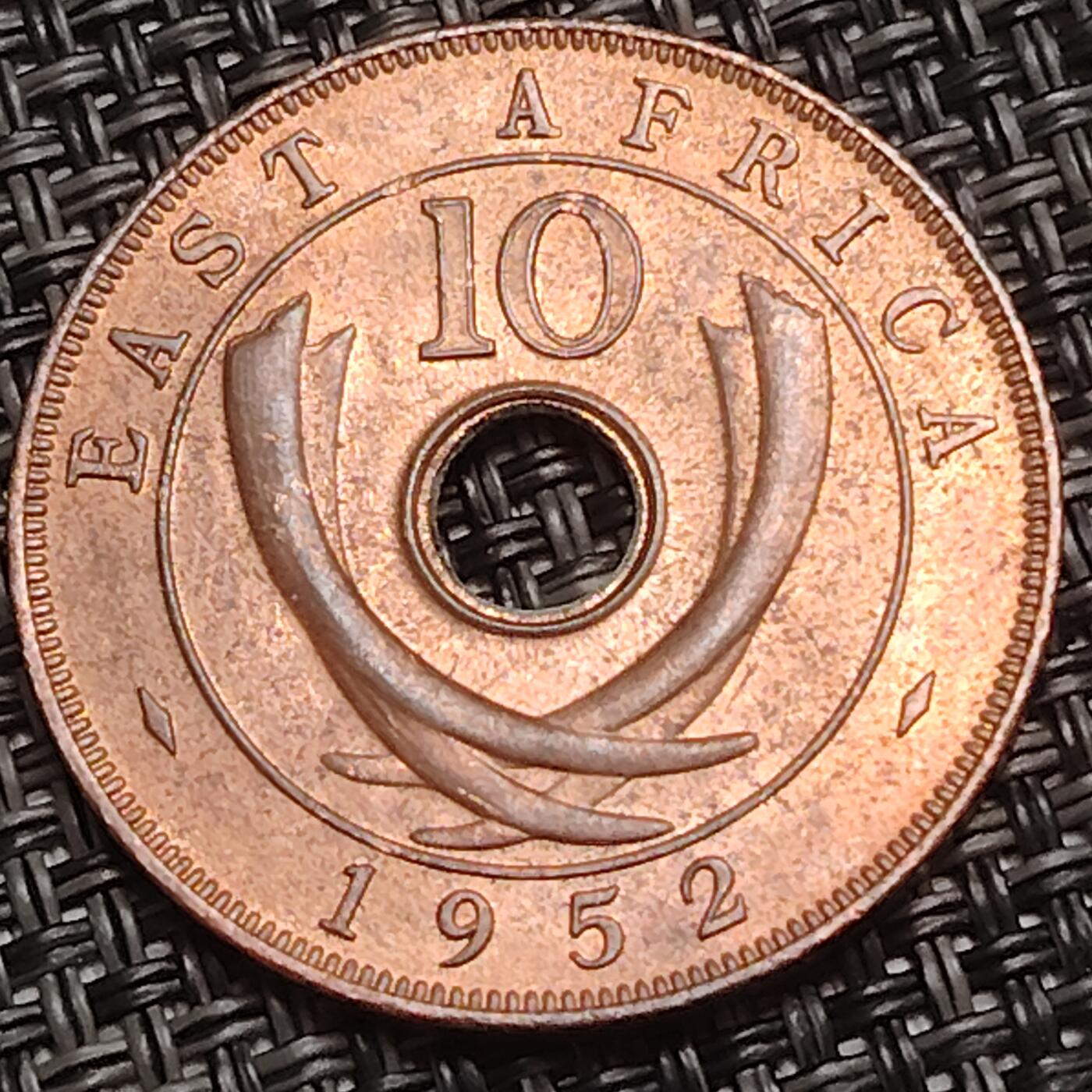 布加迪🐬～世界钱币(上海)🌾第 280 期 /  各国套币和散币 英属东非 1952年 10分 乔治六世 原光品相 30mm