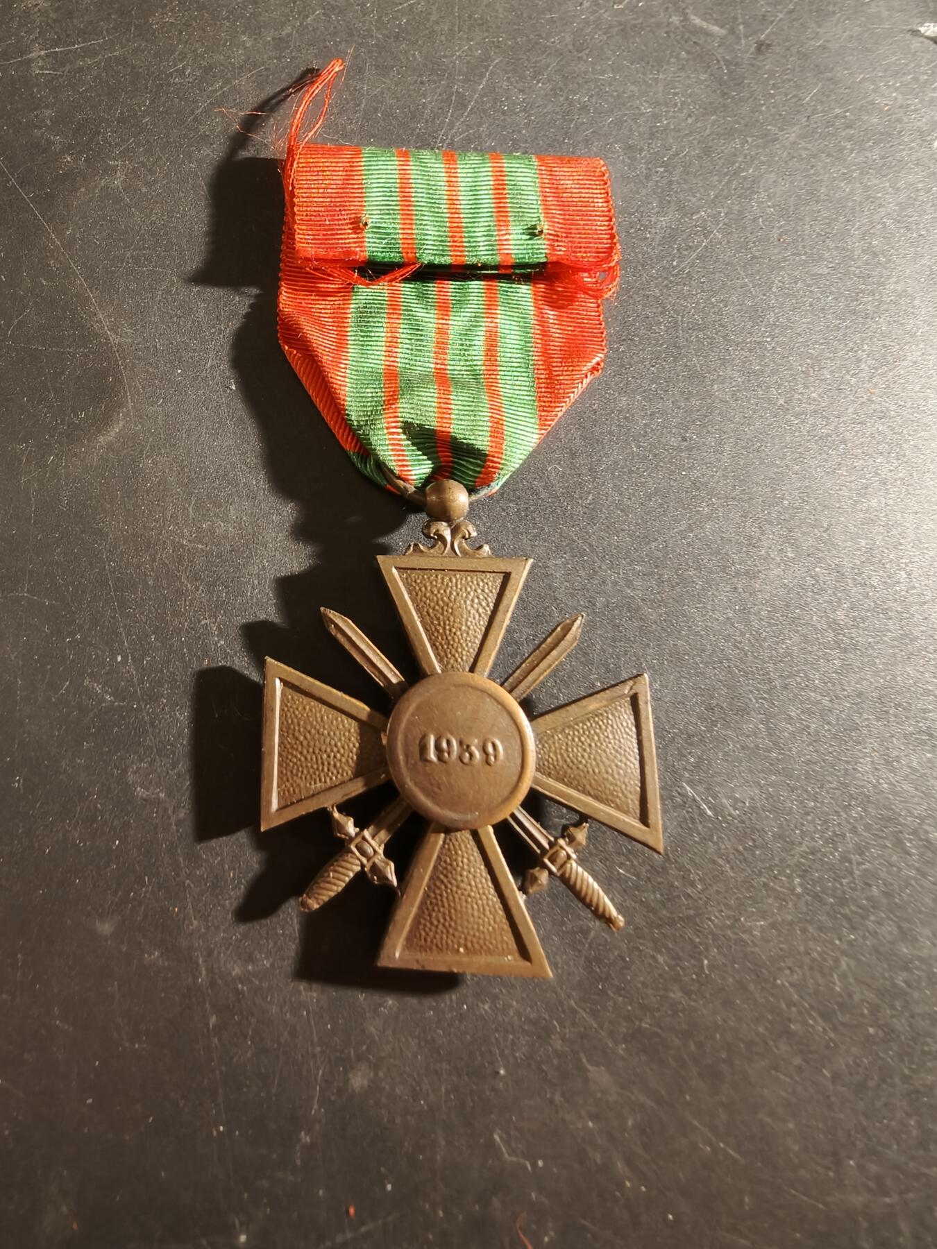 老王徽章第186期 法国1939版战争十字奖章
