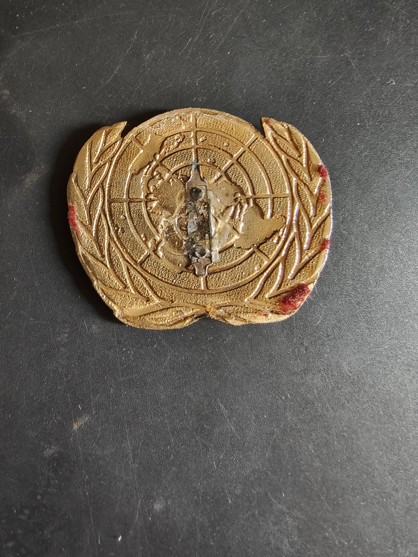 老王徽章第186期 联合国维和部队贝雷帽徽