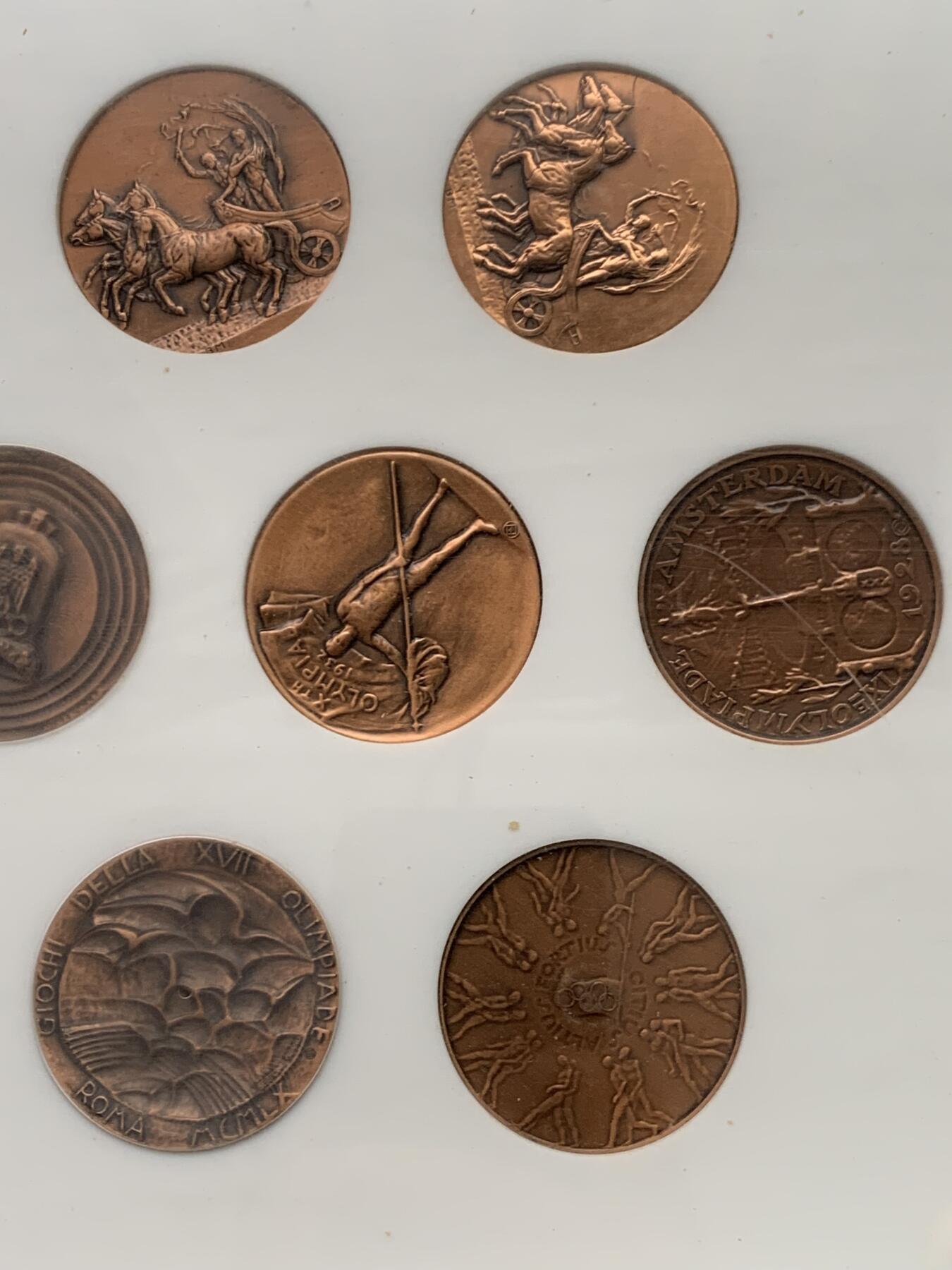 《竞宝斋》第469场 周日，周一 2场连拍 （全场包邮）欢迎送拍 日本复刻奥运历史纪念铜章 40mm*13枚