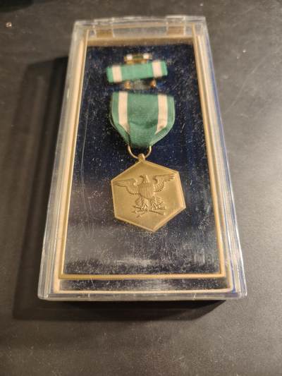 老王徽章第186期 - 美国海军军事功绩奖章 原盒带略和珐琅略 少见全套   