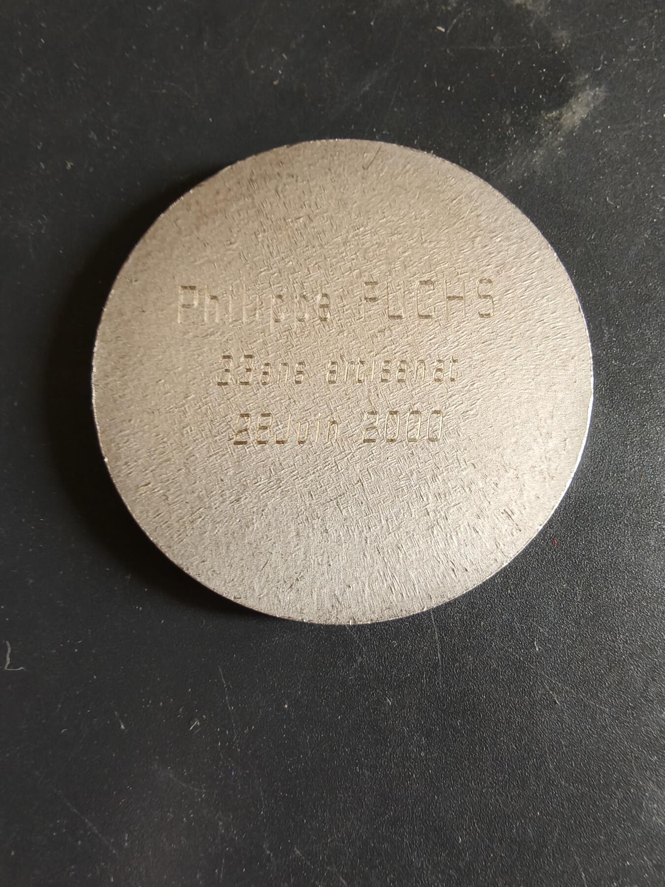 老王徽章第186期 法国贝尔福地区手工业行业工会纪念章    原盒      直径50mm    重量57.2g