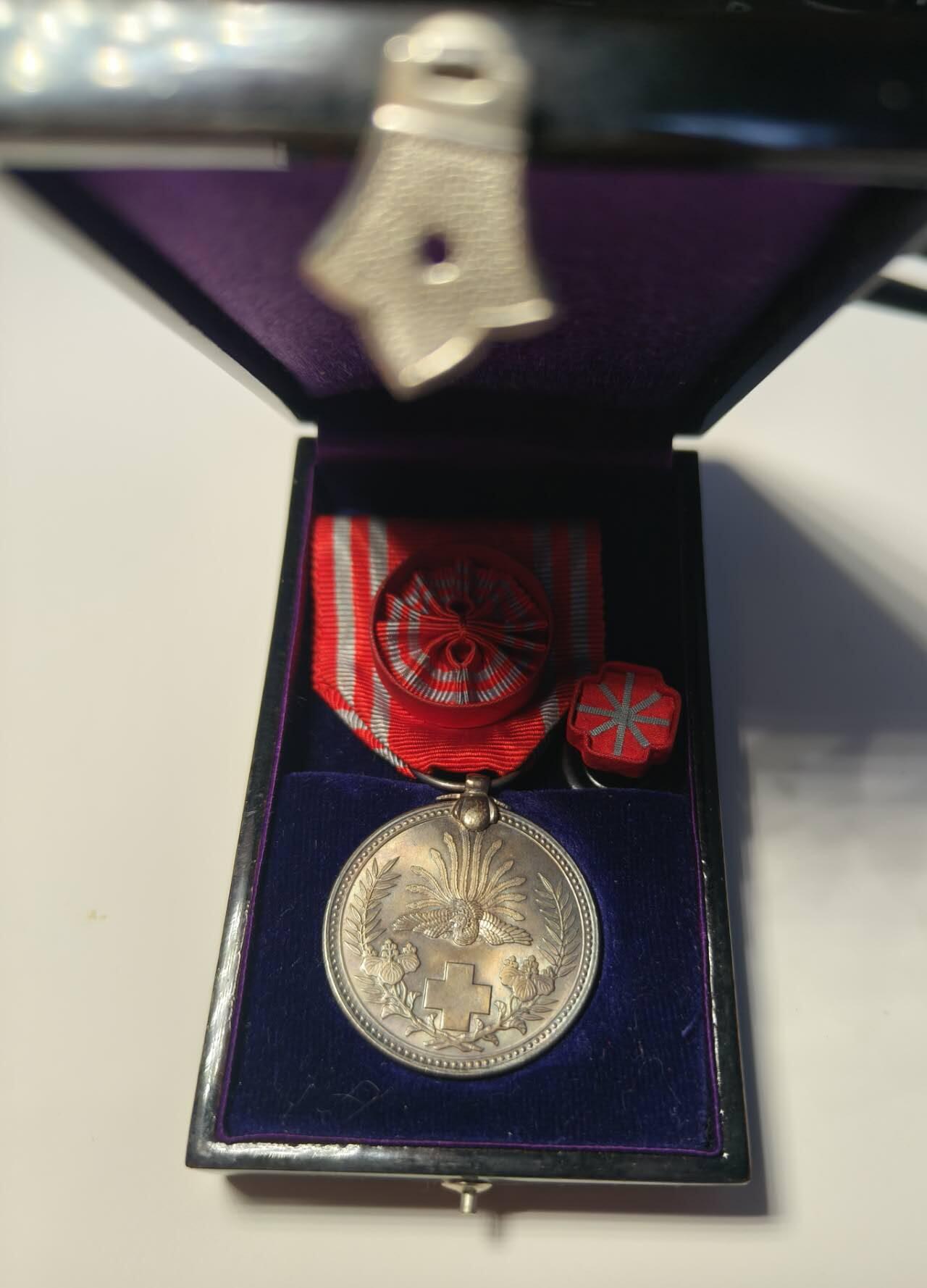 日本明治赤十字特级社员银章