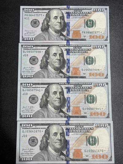 《外钞收藏家》第六百一十六期（精品场）（长期征集拍品、欢迎藏友们联系合作） - 2017和21年美国彩版100美元 四张一起 全新 其中一张角不绝