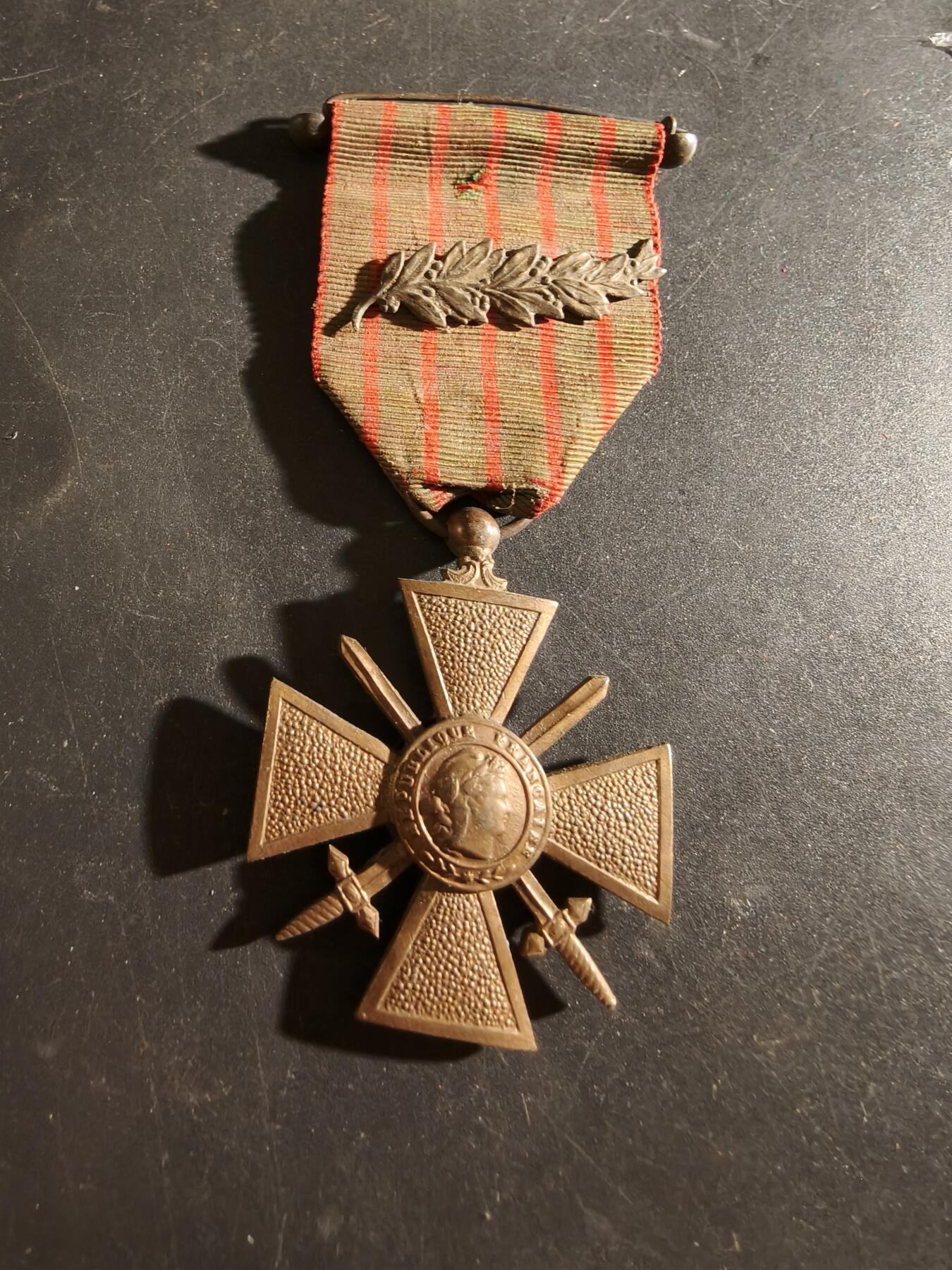 老王徽章第186期 法国1918版战争十字奖章   一颗铜棕榈勋饰