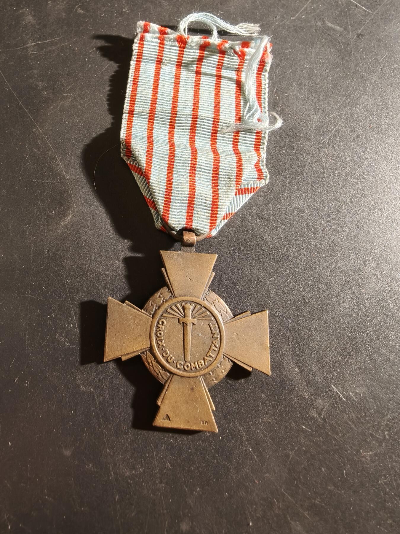 老王徽章第186期 法国战斗十字奖章