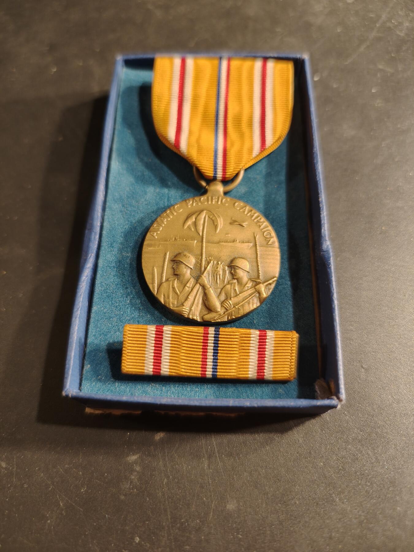 老王徽章第186期 美国二战亚太战区对日作战奖章   原盒带略