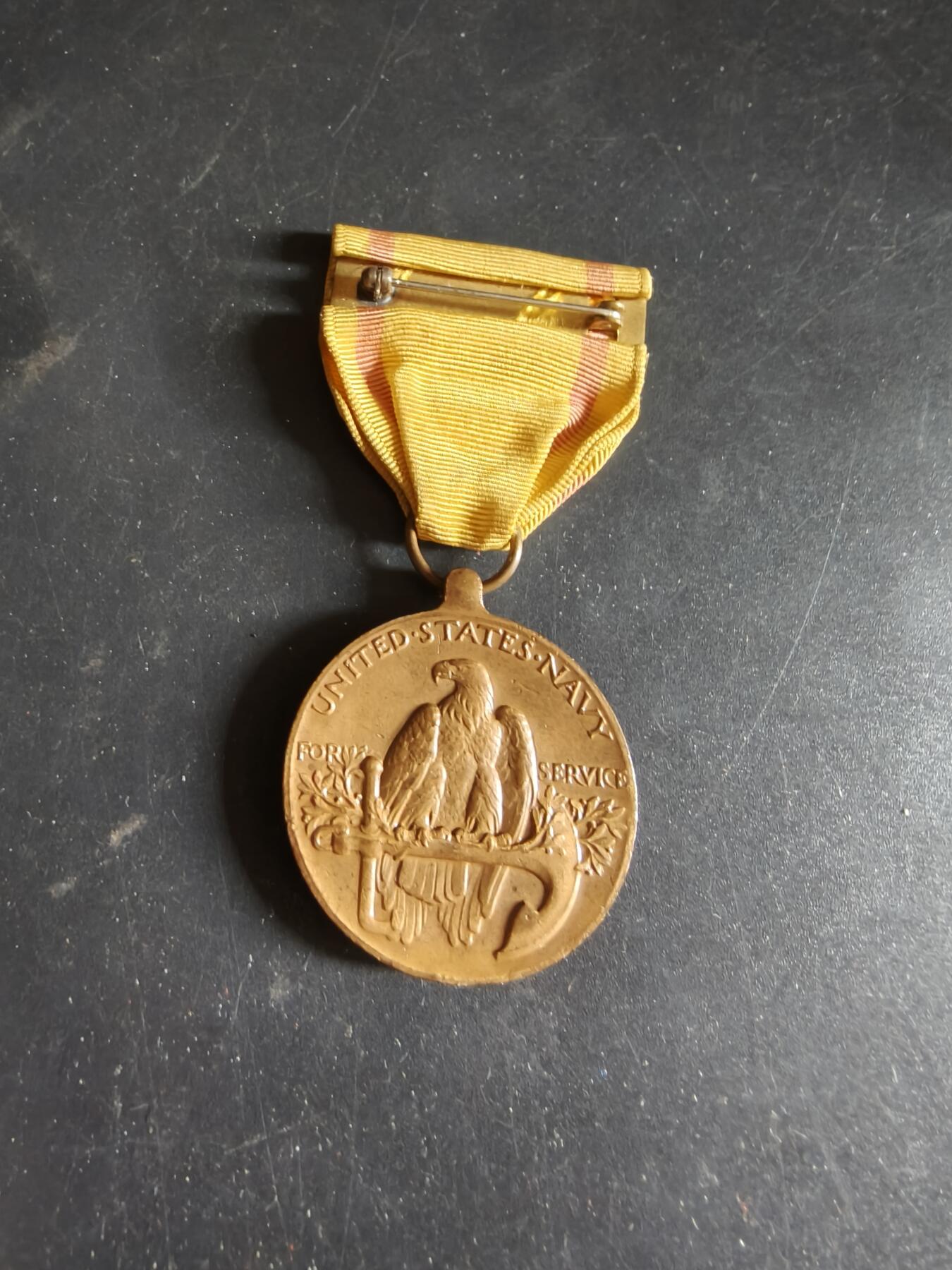 老王徽章第186期 美国海军中国服役奖章