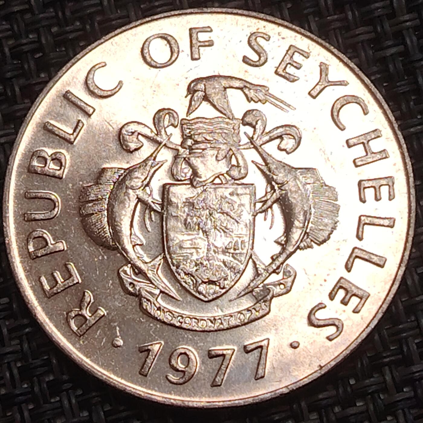 布加迪🐬～世界钱币(上海)🌾第 280 期 /  各国套币和散币 塞舌尔🇸🇨 1977年 10卢比 FAO 纪念币 34.5mm