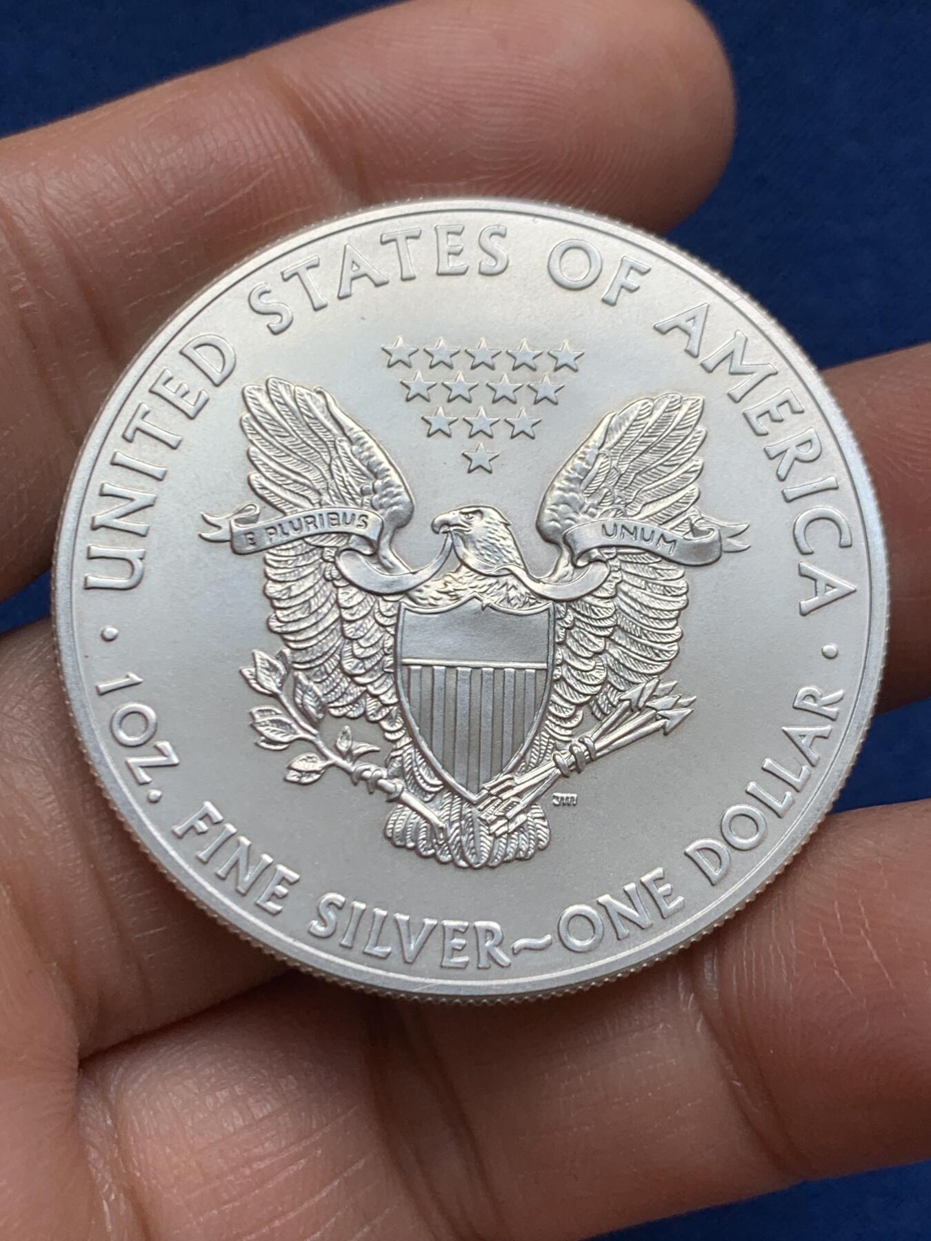 《竞宝斋》第469场 周日，周一 2场连拍 （全场包邮）欢迎送拍 2015年美国行走女神投资币 31.2克