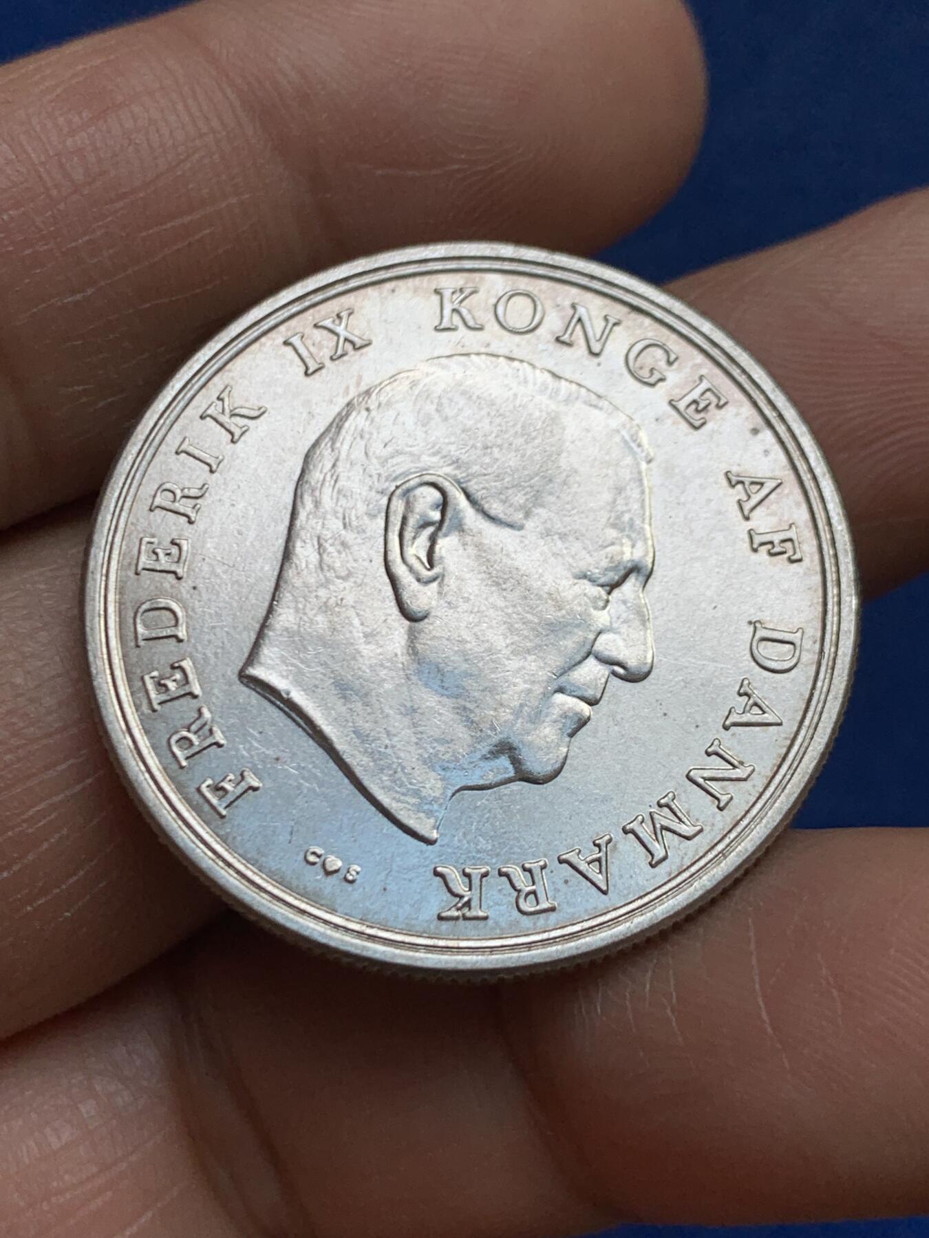 《竞宝斋》第469场 周日，周一 2场连拍 （全场包邮）欢迎送拍 丹麦1964年弗雷德里克九世（安妮·玛丽公主的婚礼）5克朗银币 800银 重约17克