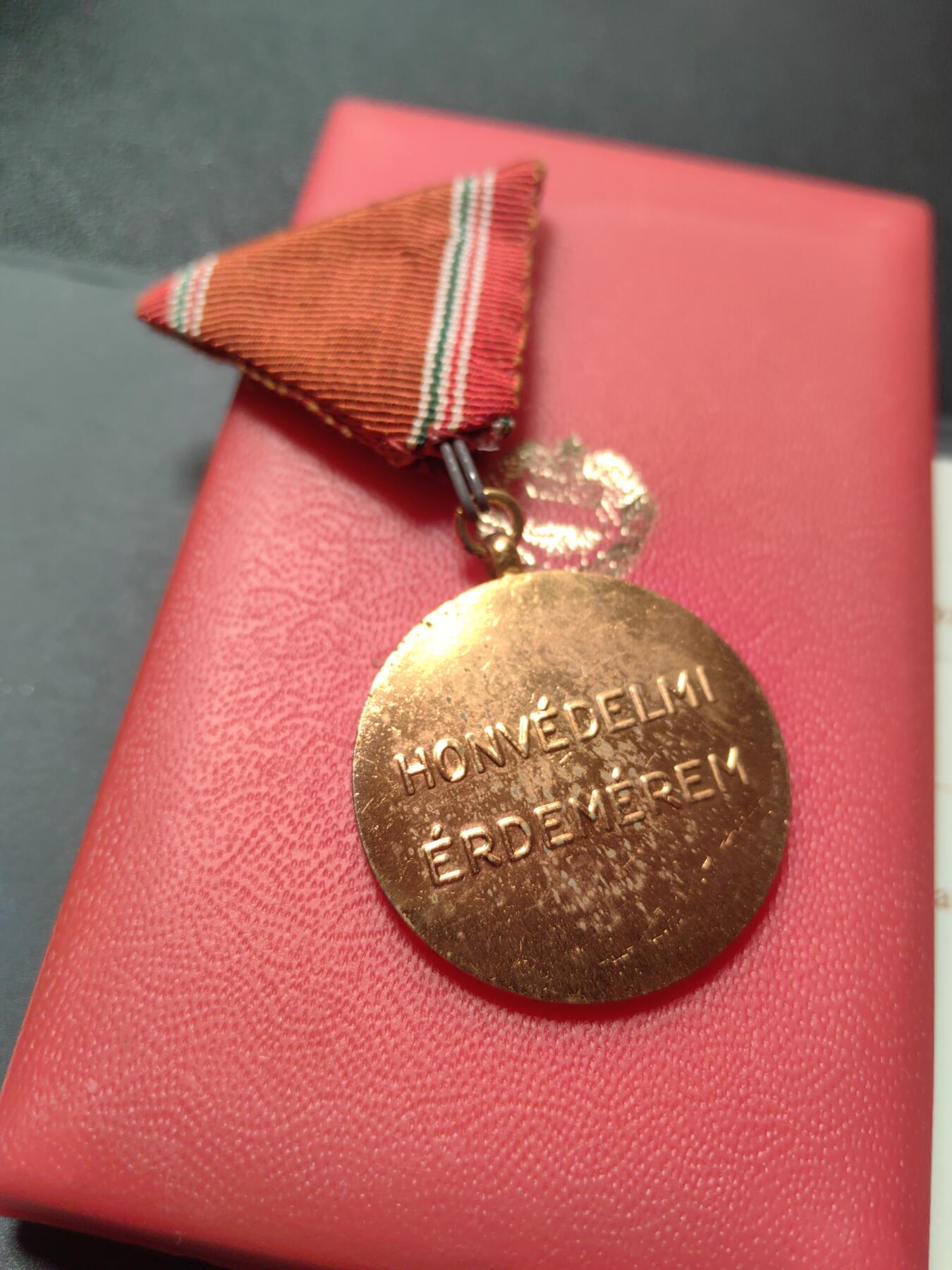 靖甫拍卖第六场 匈牙利民防服役15周年奖章原盒带证