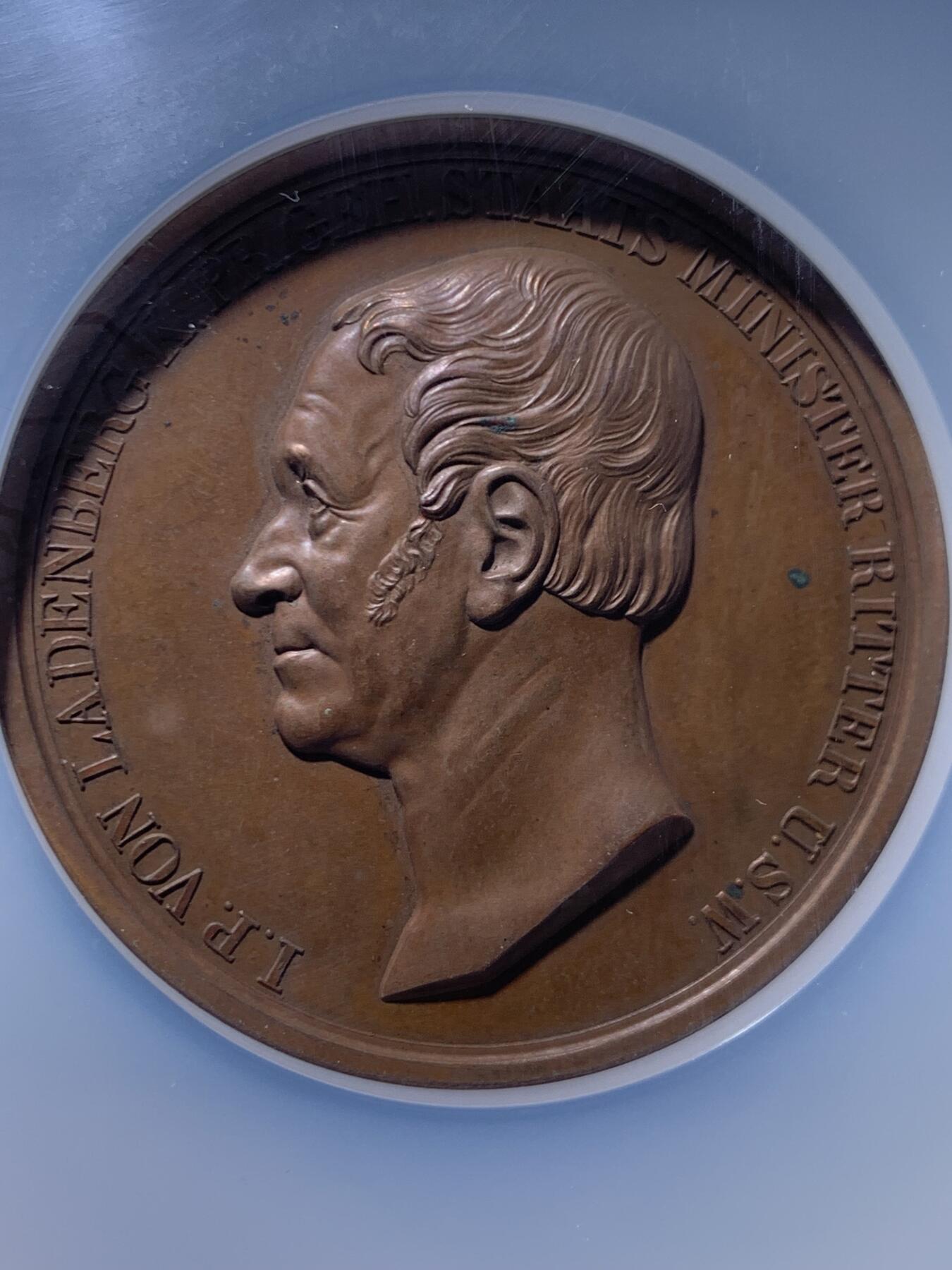 《竞宝斋》第469场 周日，周一 2场连拍 （全场包邮）欢迎送拍 NGC MS63BN 普鲁士1839枢密院大臣冯.兰登伯格纪念铜章 加大加厚盒